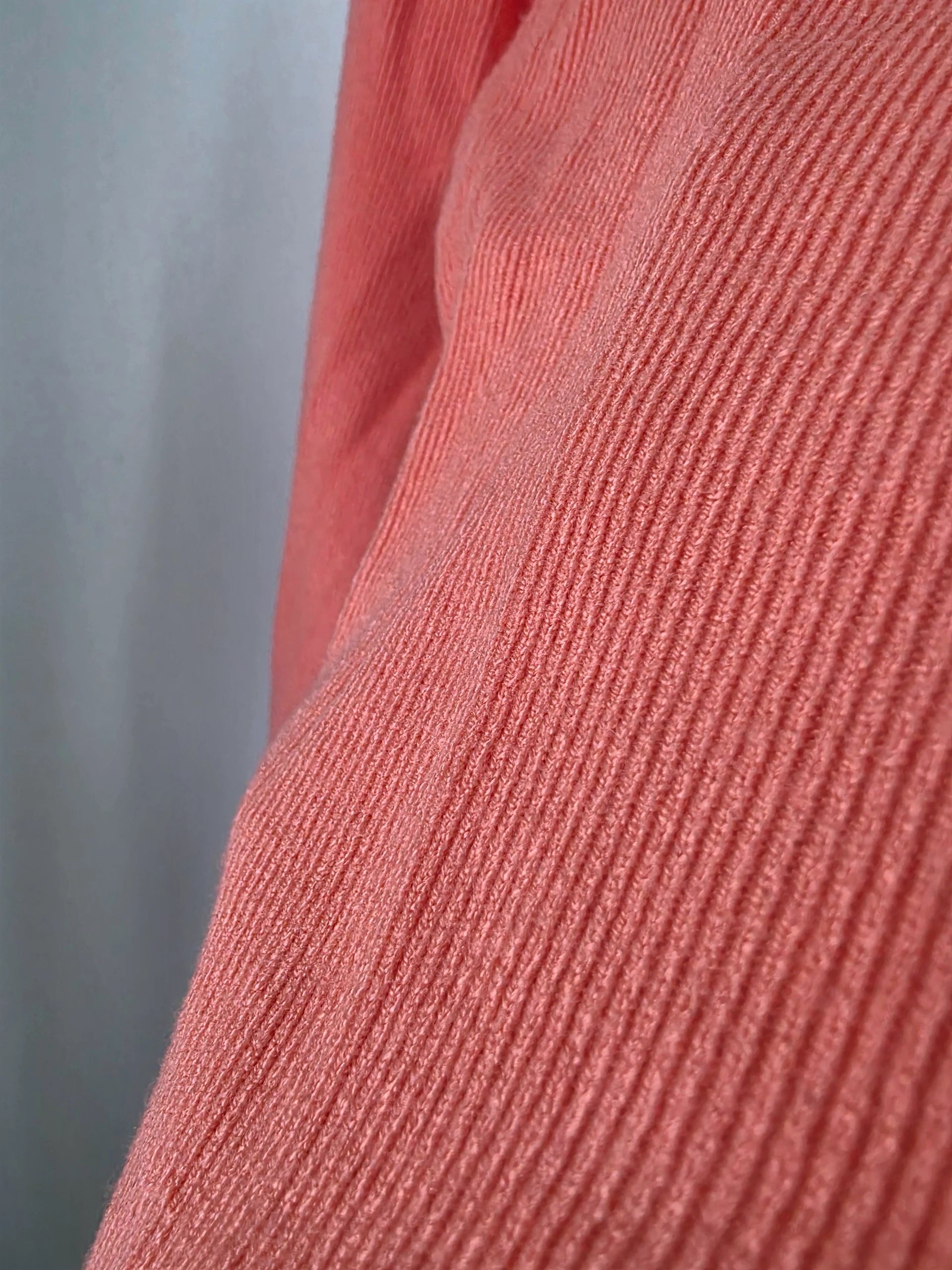 Pull corail clair à maille fine côtelée - 𝐌𝐚𝐫𝐢𝐧𝐚𝟒𝟒𝐟𝐚𝐦𝐢𝐥𝐲