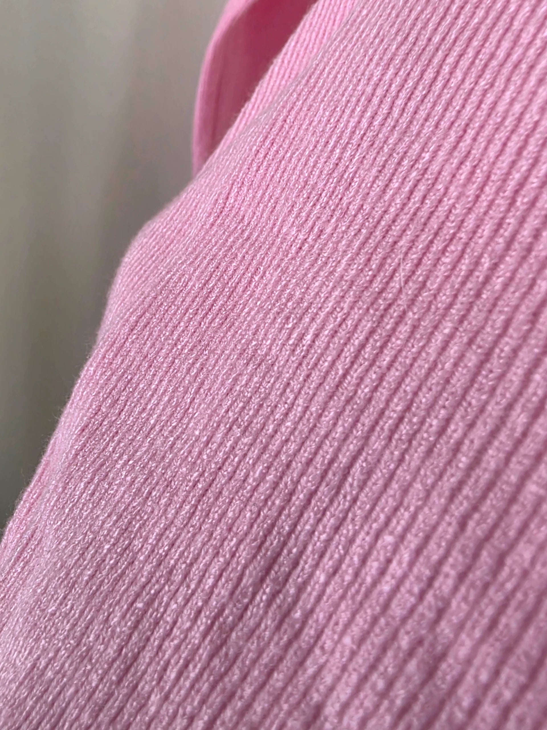 Pull rose à maille fine côtelée - 𝐌𝐚𝐫𝐢𝐧𝐚𝟒𝟒𝐟𝐚𝐦𝐢𝐥𝐲