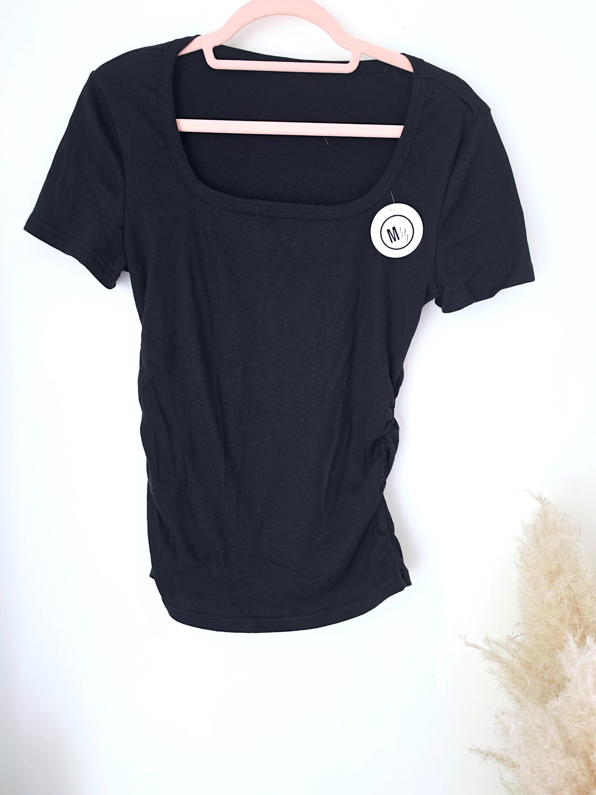T-shirt noir à maille côtelée - 𝐌𝐚𝐫𝐢𝐧𝐚𝟒𝟒𝐟𝐚𝐦𝐢𝐥𝐲