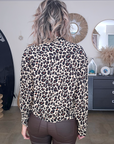 Chemise beige à imprimé léopard marron et noir - 𝐌𝐚𝐫𝐢𝐧𝐚𝟒𝟒𝐟𝐚𝐦𝐢𝐥𝐲
