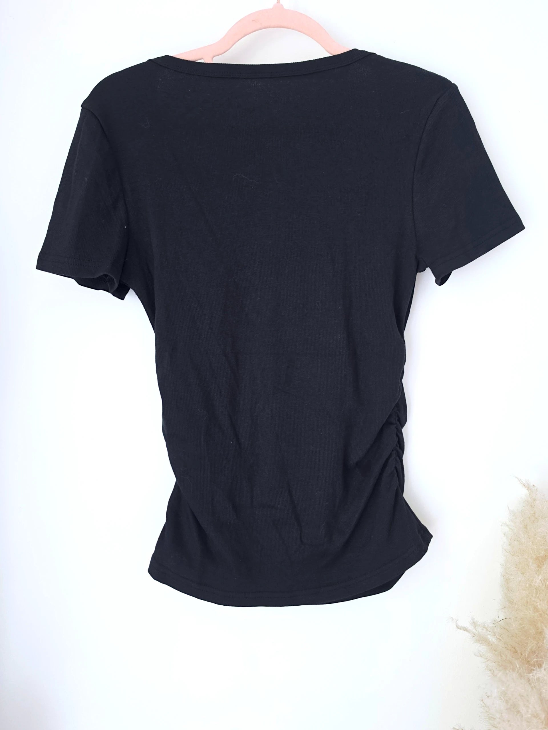 T-shirt noir à maille côtelée - 𝐌𝐚𝐫𝐢𝐧𝐚𝟒𝟒𝐟𝐚𝐦𝐢𝐥𝐲