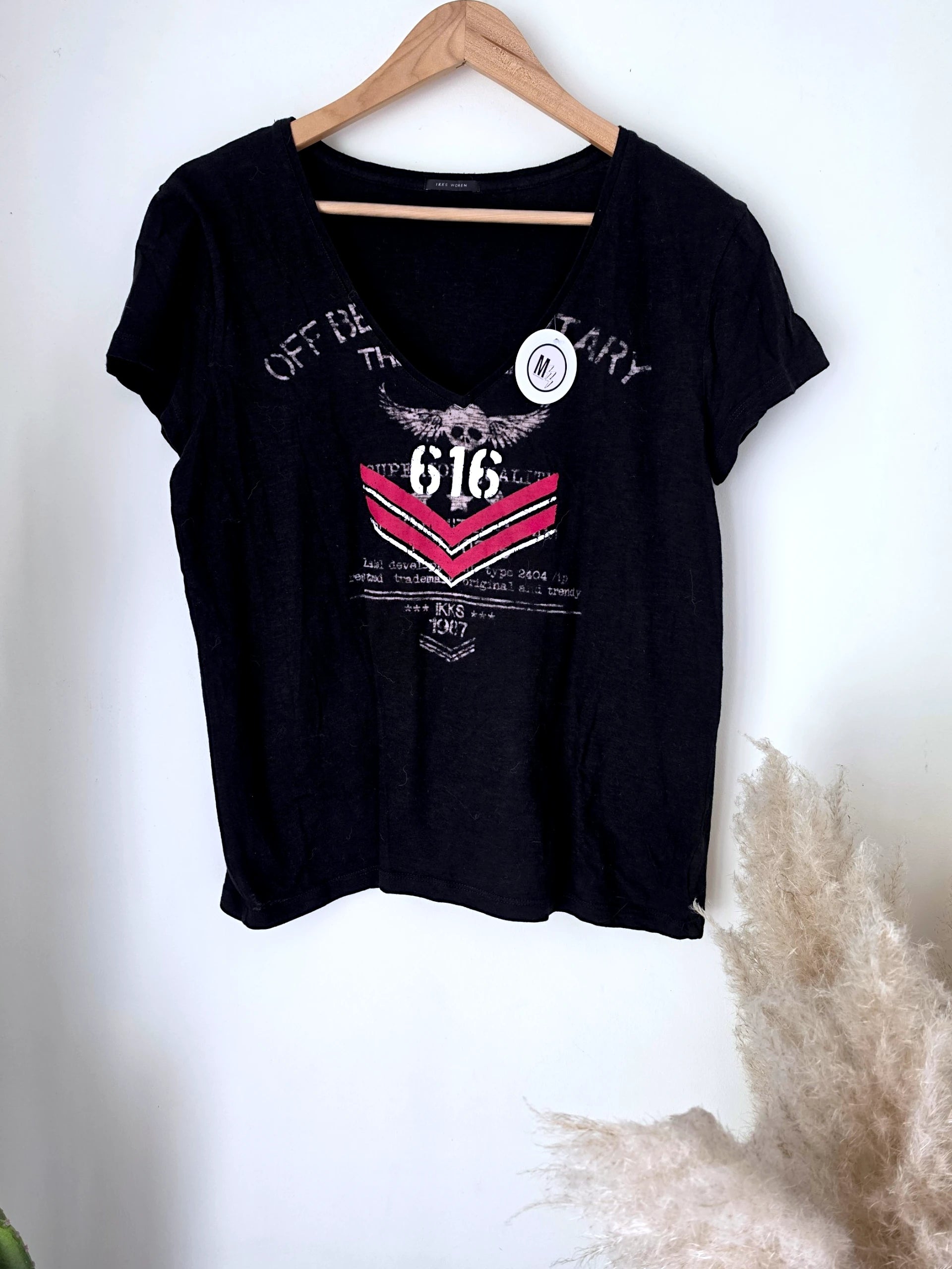 T-shirt noir à inscriptions militaires - 𝐌𝐚𝐫𝐢𝐧𝐚𝟒𝟒𝐟𝐚𝐦𝐢𝐥𝐲