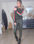 Pull vert kaki à manches arc-en-ciel fluo - 𝐌𝐚𝐫𝐢𝐧𝐚𝟒𝟒𝐟𝐚𝐦𝐢𝐥𝐲