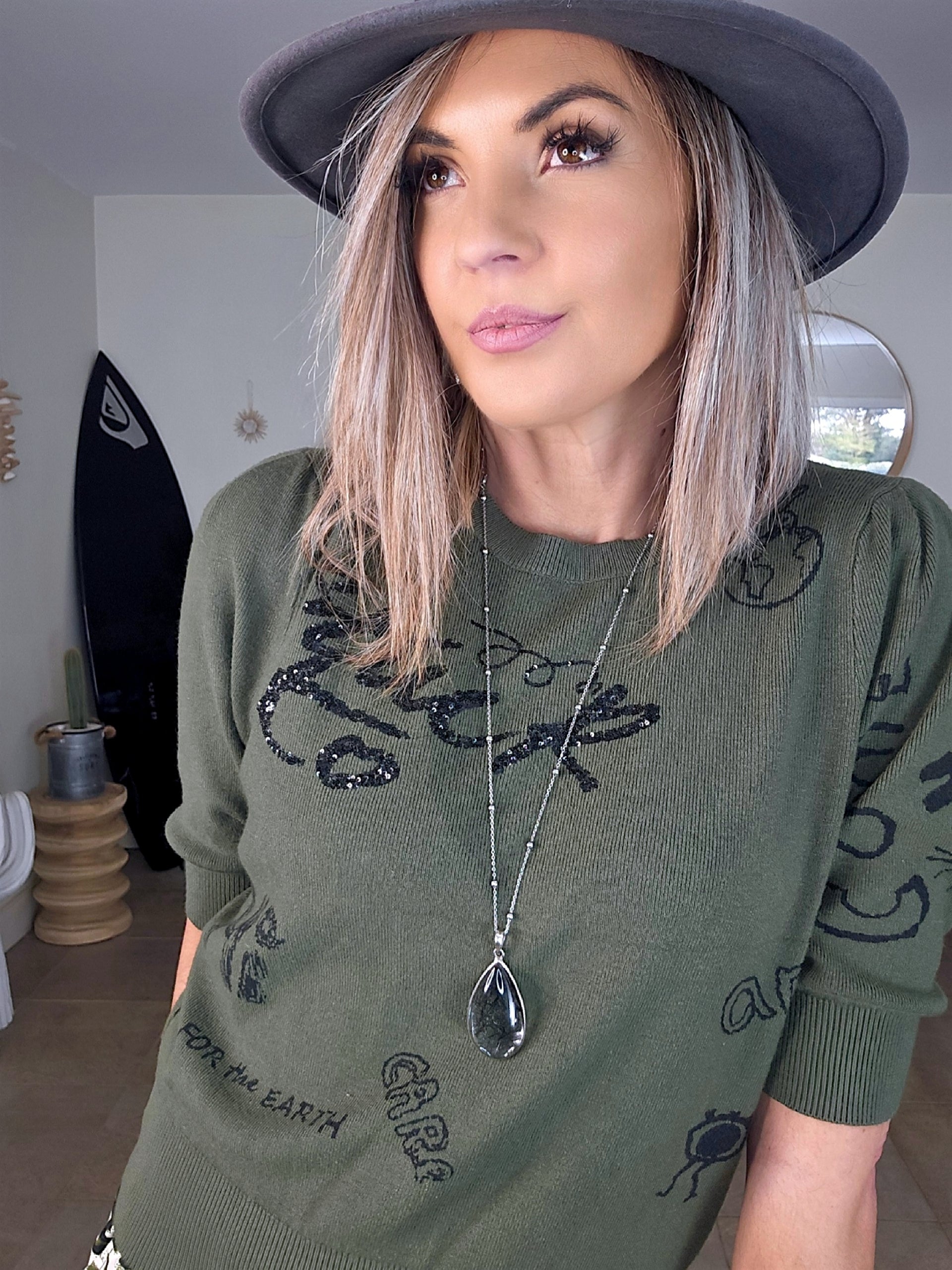 Pull kaki à inscriptions - 𝐌𝐚𝐫𝐢𝐧𝐚𝟒𝟒𝐟𝐚𝐦𝐢𝐥𝐲