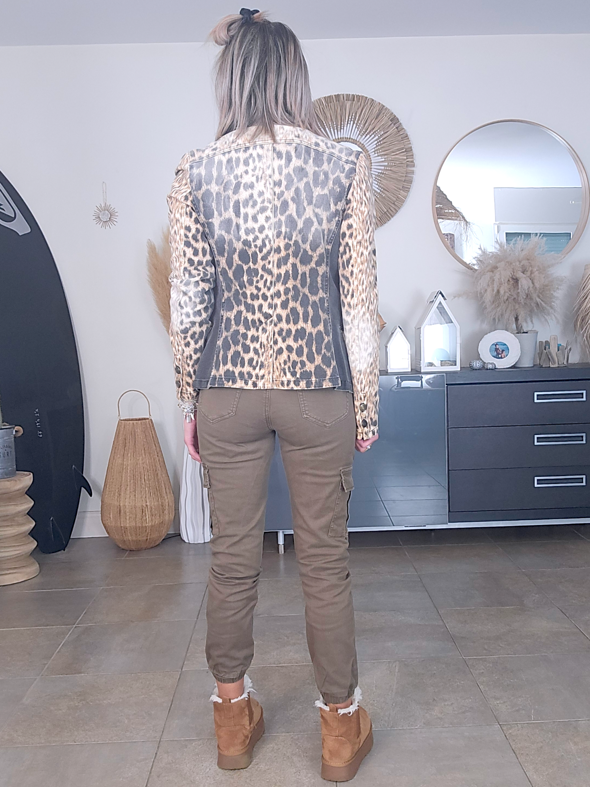 Veste en jean à imprimé léopard - 𝐌𝐚𝐫𝐢𝐧𝐚𝟒𝟒𝐟𝐚𝐦𝐢𝐥𝐲