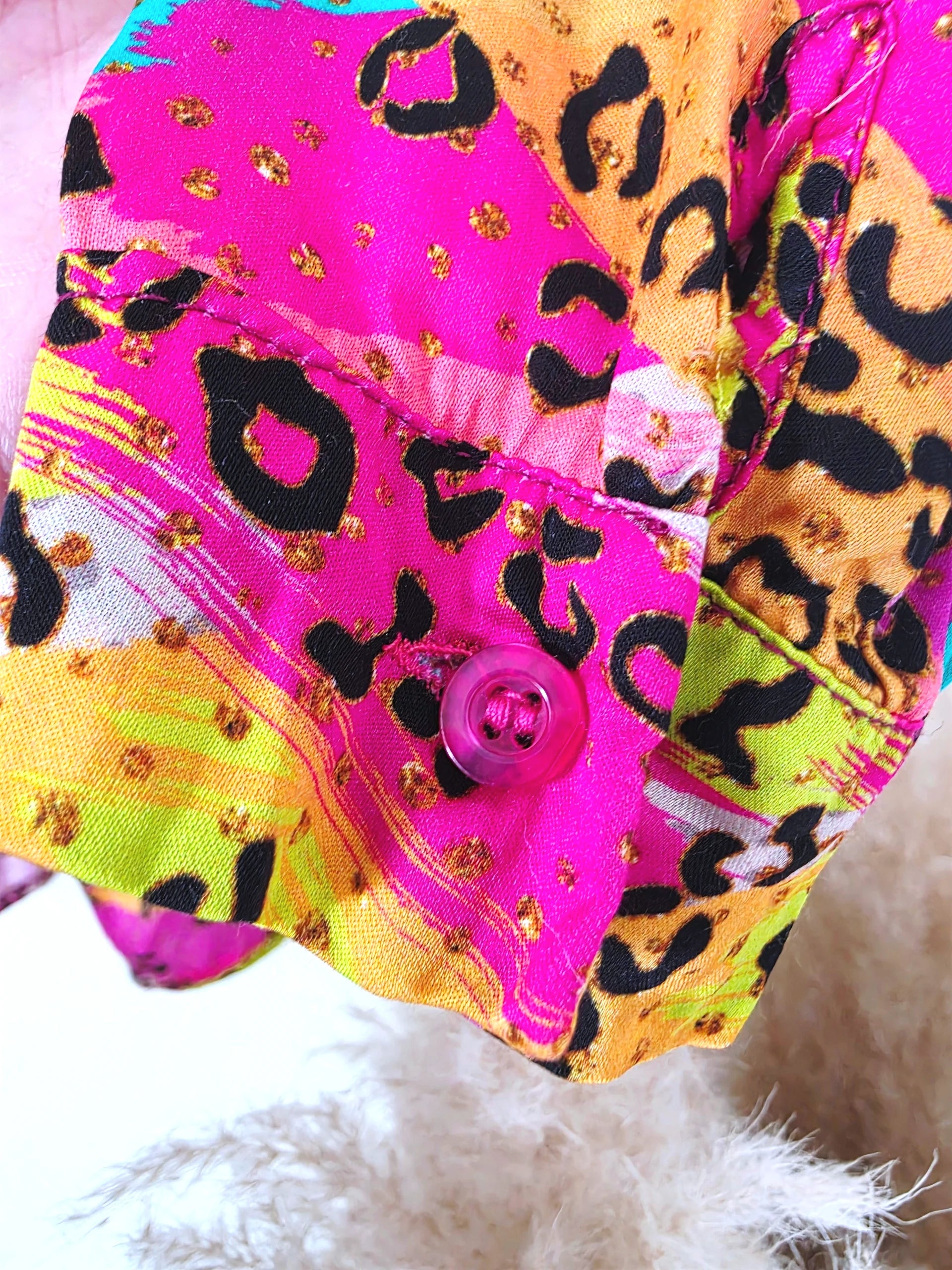Chemise fluo à imprimé léopard - 𝐌𝐚𝐫𝐢𝐧𝐚𝟒𝟒𝐟𝐚𝐦𝐢𝐥𝐲
