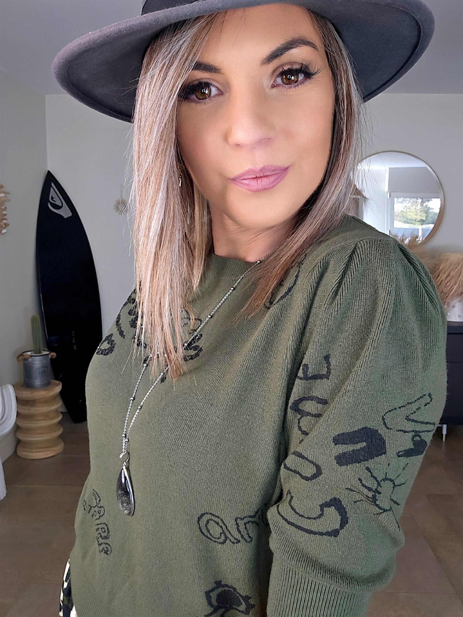 Pull kaki à inscriptions - 𝐌𝐚𝐫𝐢𝐧𝐚𝟒𝟒𝐟𝐚𝐦𝐢𝐥𝐲