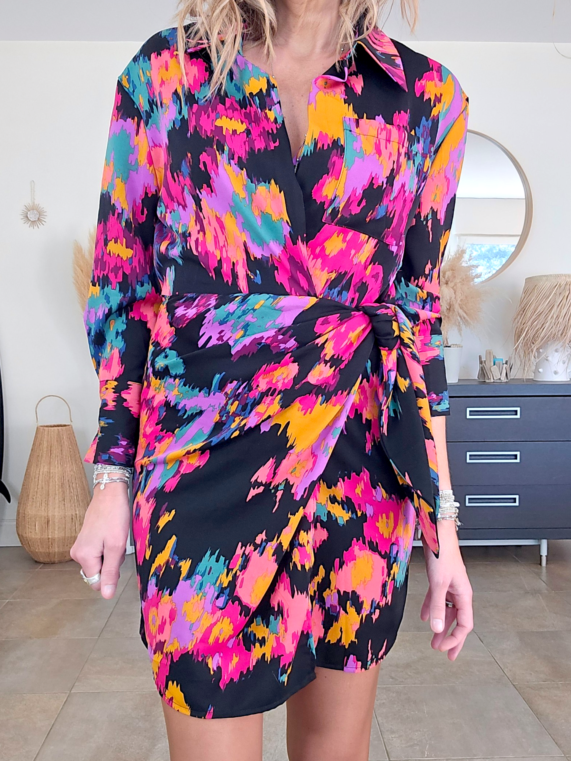 Robe noire à imprimé fleuri lumineux - 𝐌𝐚𝐫𝐢𝐧𝐚𝟒𝟒𝐟𝐚𝐦𝐢𝐥𝐲
