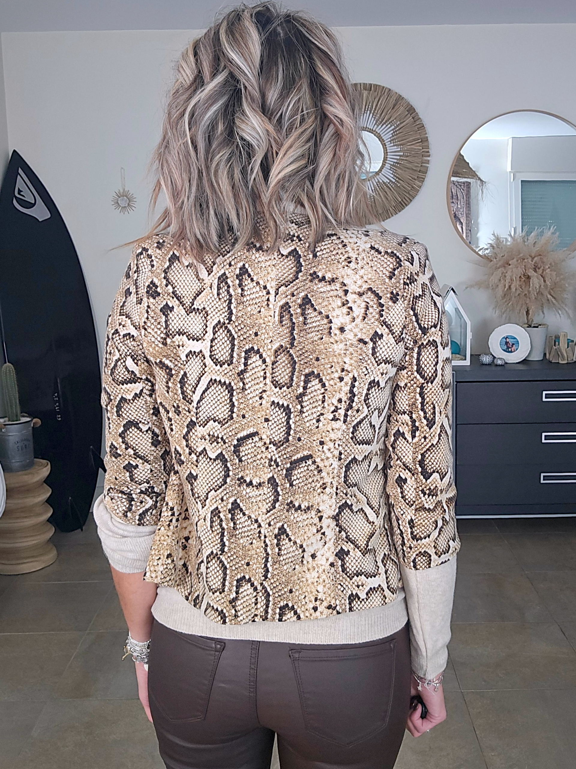 Veste cintrée à imprimé python maille sweat - 𝐌𝐚𝐫𝐢𝐧𝐚𝟒𝟒𝐟𝐚𝐦𝐢𝐥𝐲