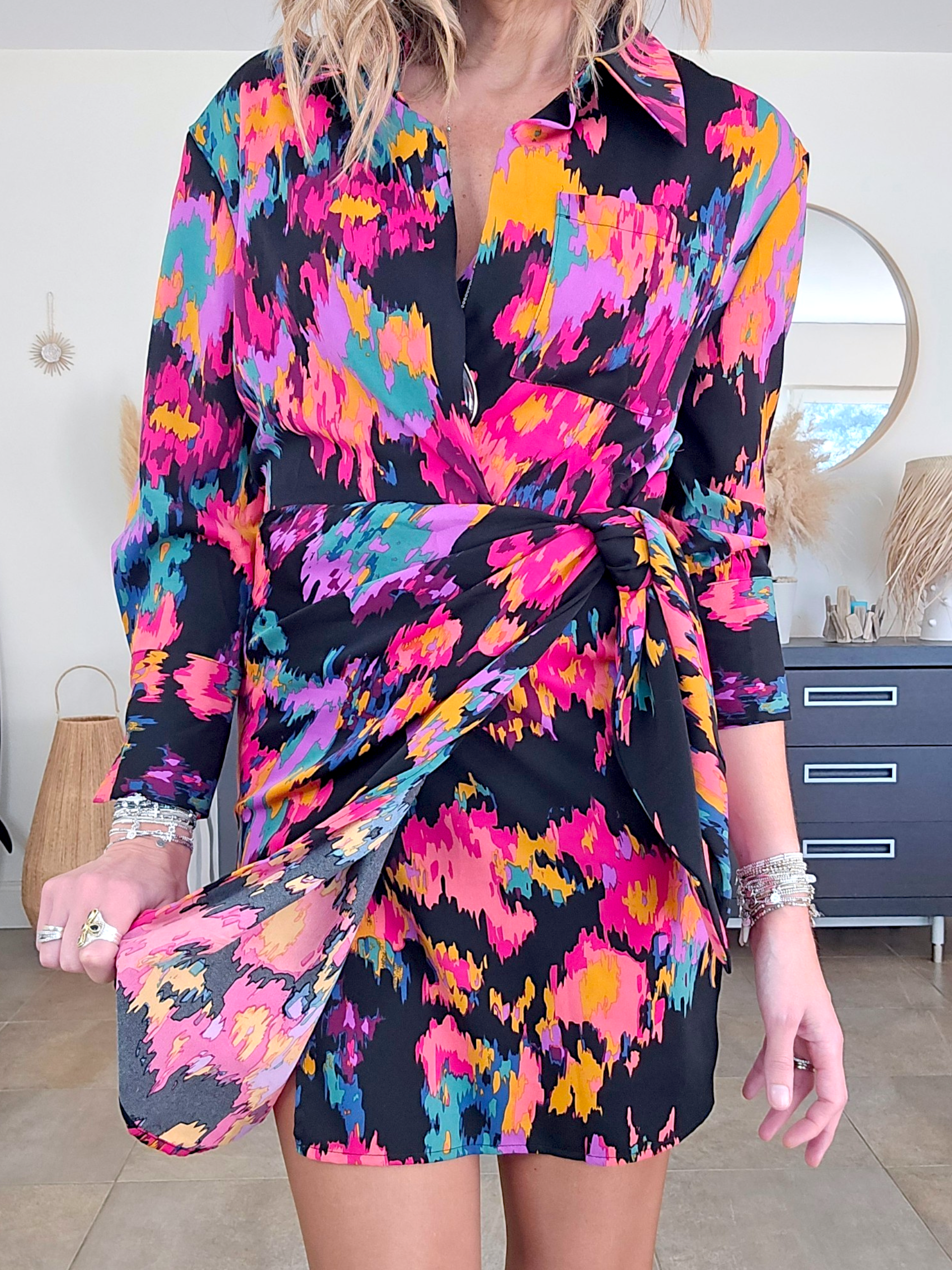Robe noire à imprimé fleuri lumineux - 𝐌𝐚𝐫𝐢𝐧𝐚𝟒𝟒𝐟𝐚𝐦𝐢𝐥𝐲