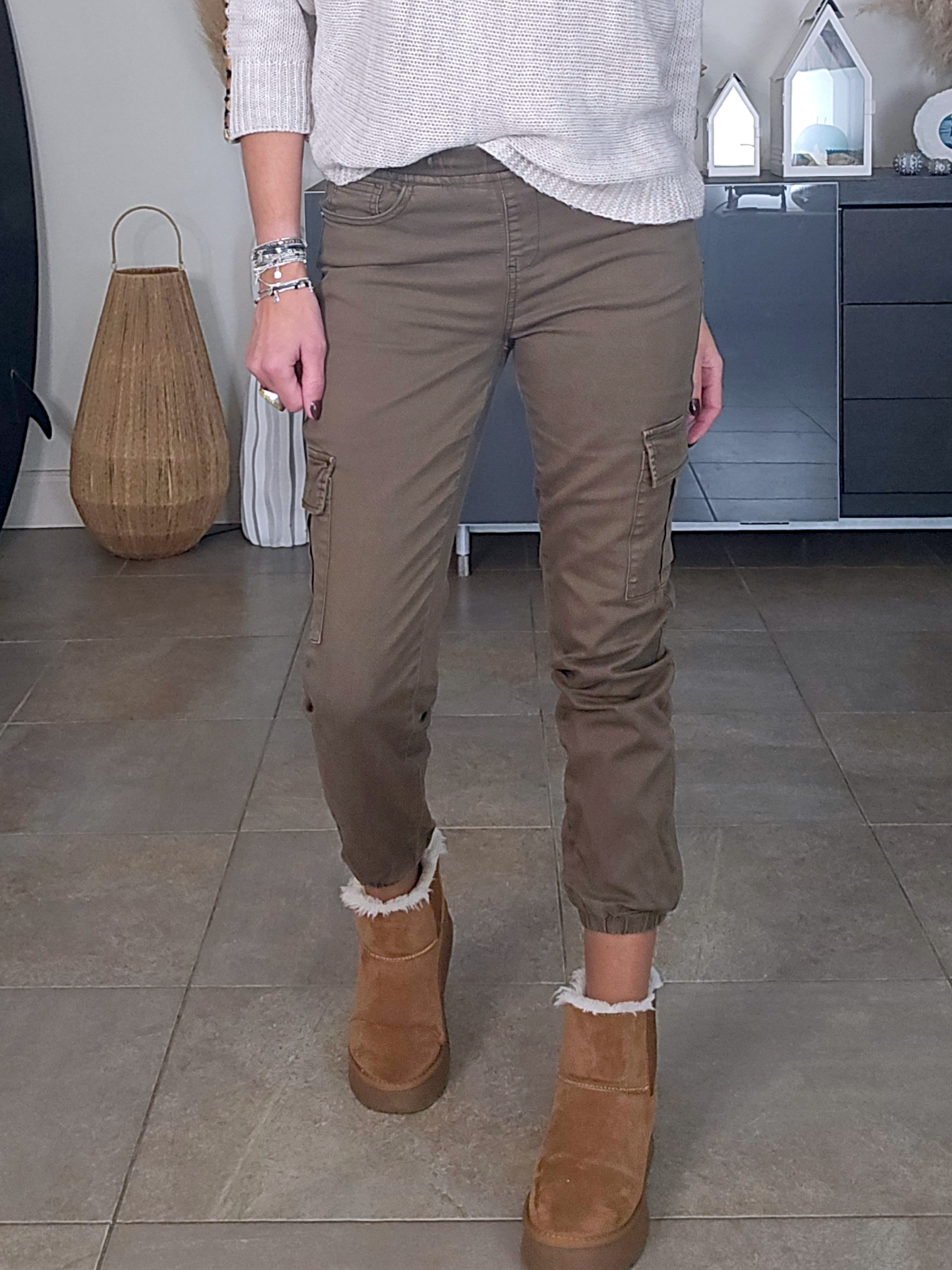 Pantalon cargo kaki - 𝐌𝐚𝐫𝐢𝐧𝐚𝟒𝟒𝐟𝐚𝐦𝐢𝐥𝐲
