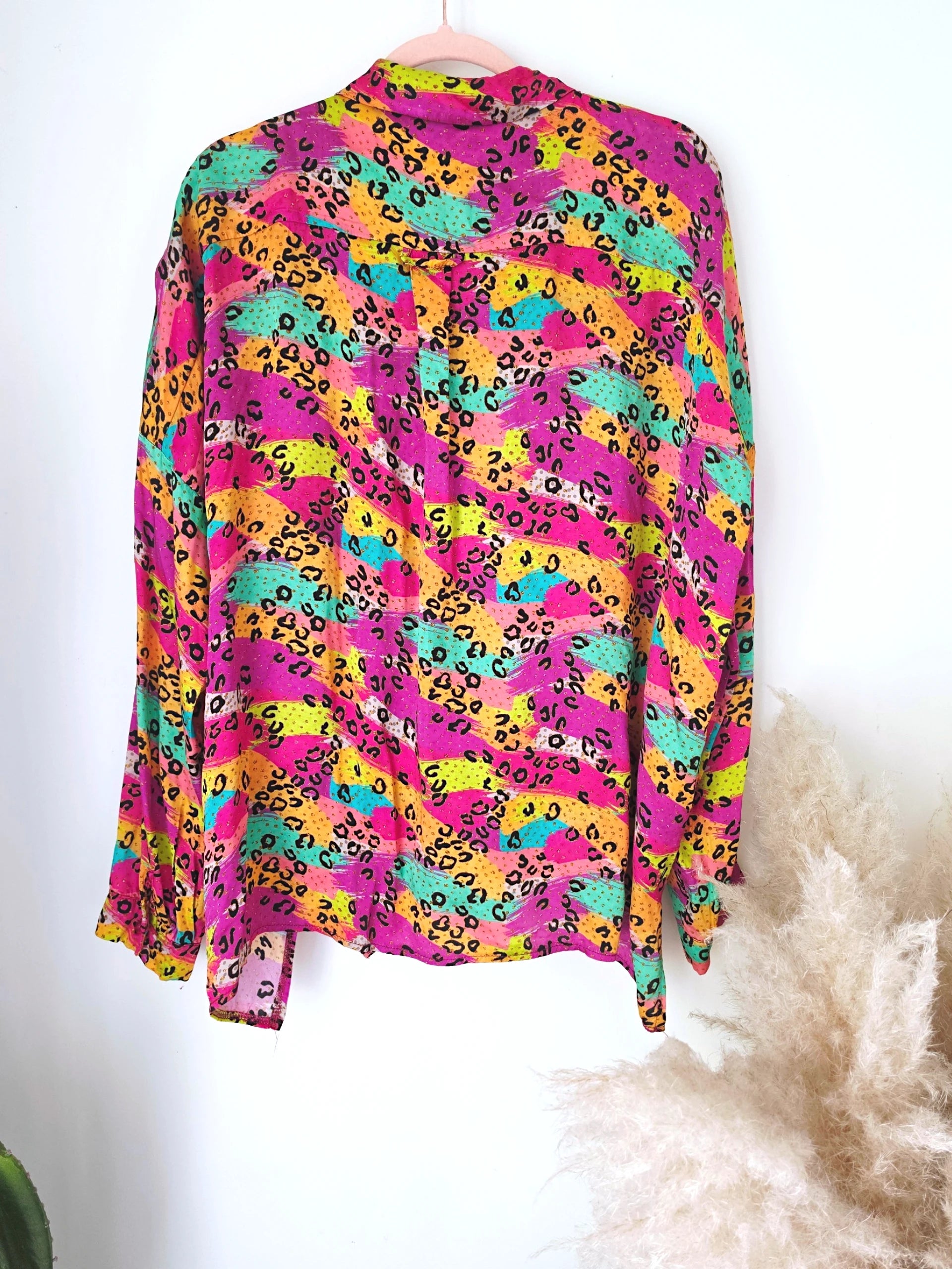 Chemise fluo à imprimé léopard - 𝐌𝐚𝐫𝐢𝐧𝐚𝟒𝟒𝐟𝐚𝐦𝐢𝐥𝐲