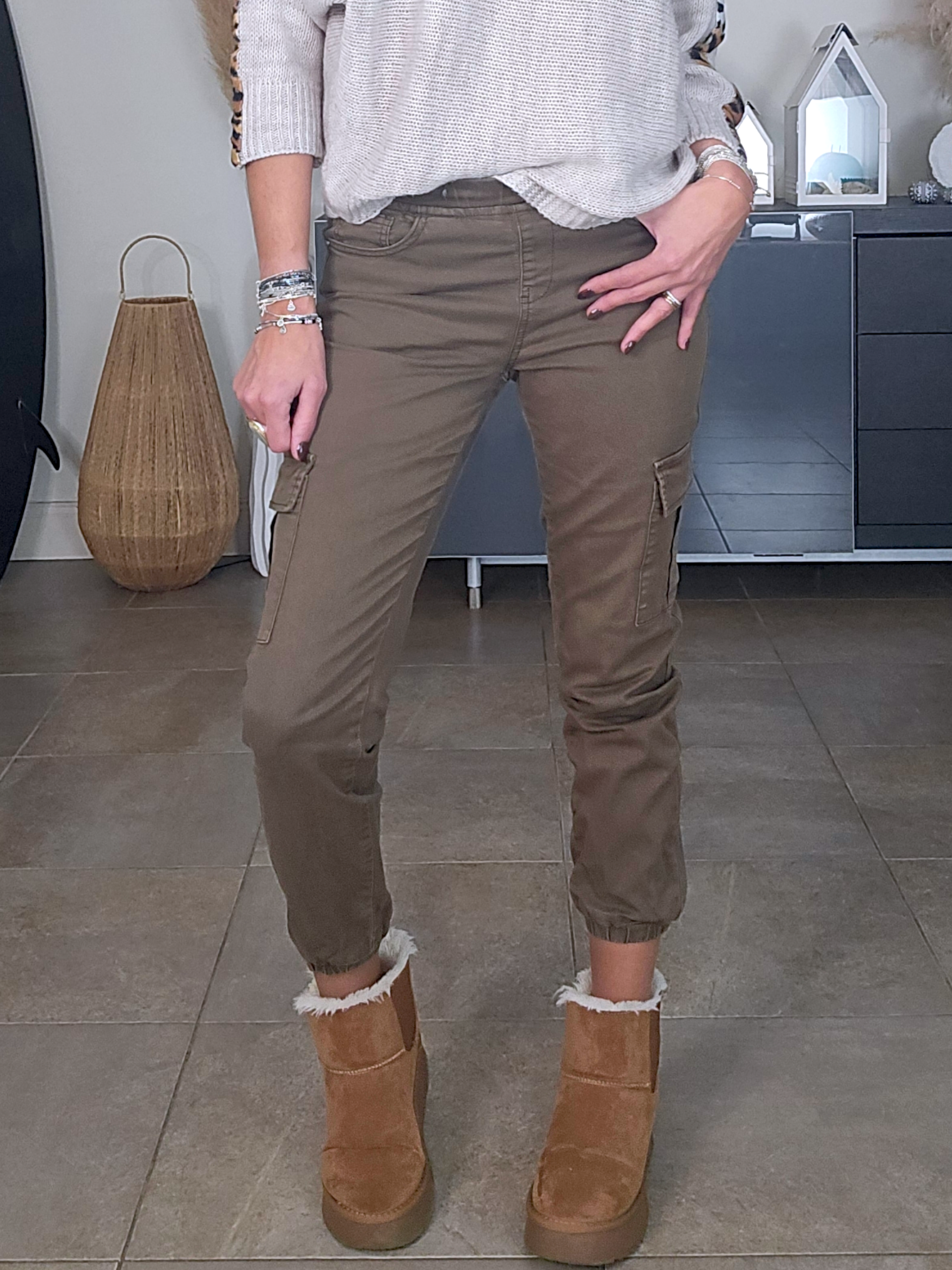 Pantalon cargo kaki - 𝐌𝐚𝐫𝐢𝐧𝐚𝟒𝟒𝐟𝐚𝐦𝐢𝐥𝐲