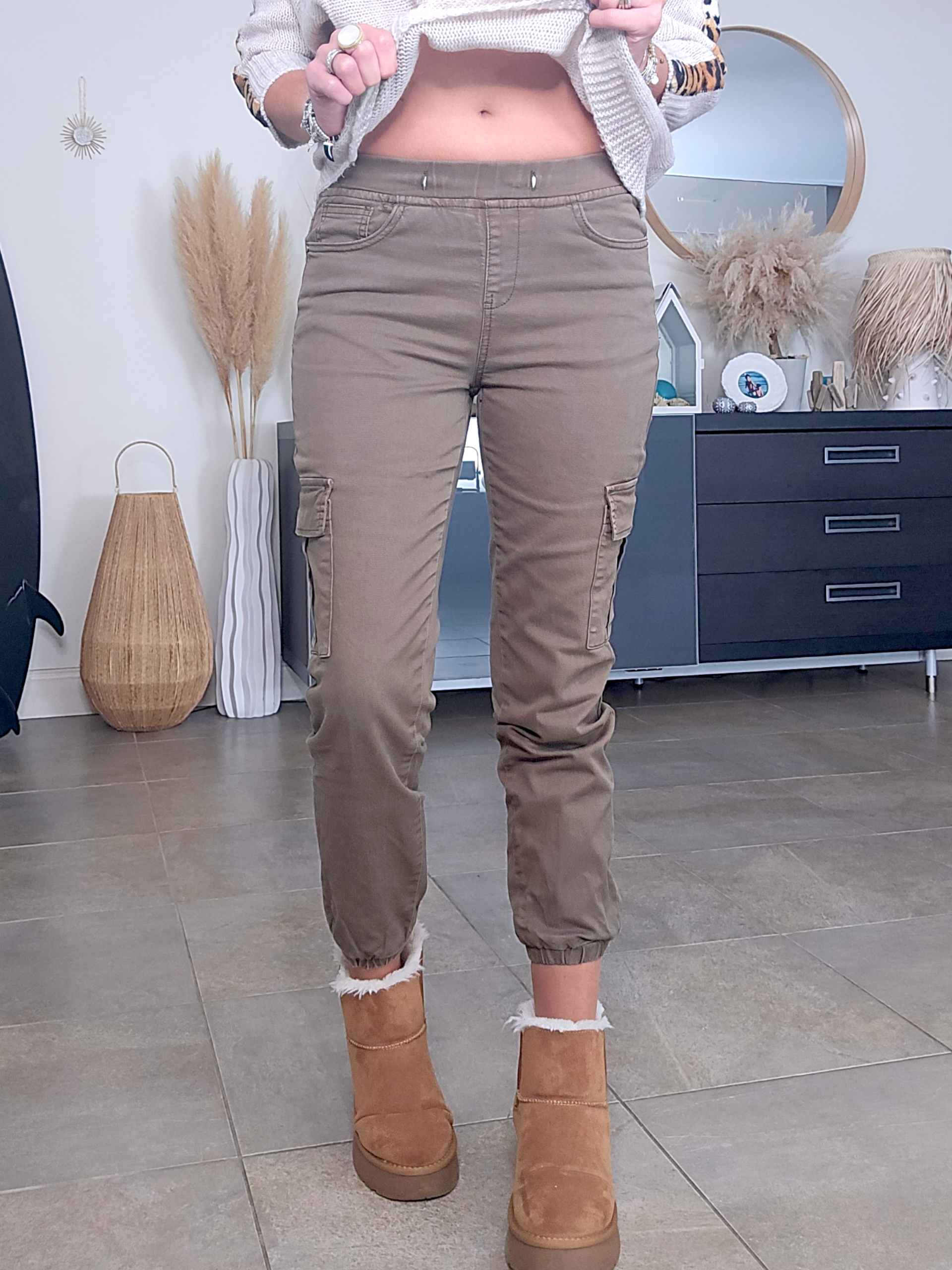 Pantalon cargo kaki - 𝐌𝐚𝐫𝐢𝐧𝐚𝟒𝟒𝐟𝐚𝐦𝐢𝐥𝐲
