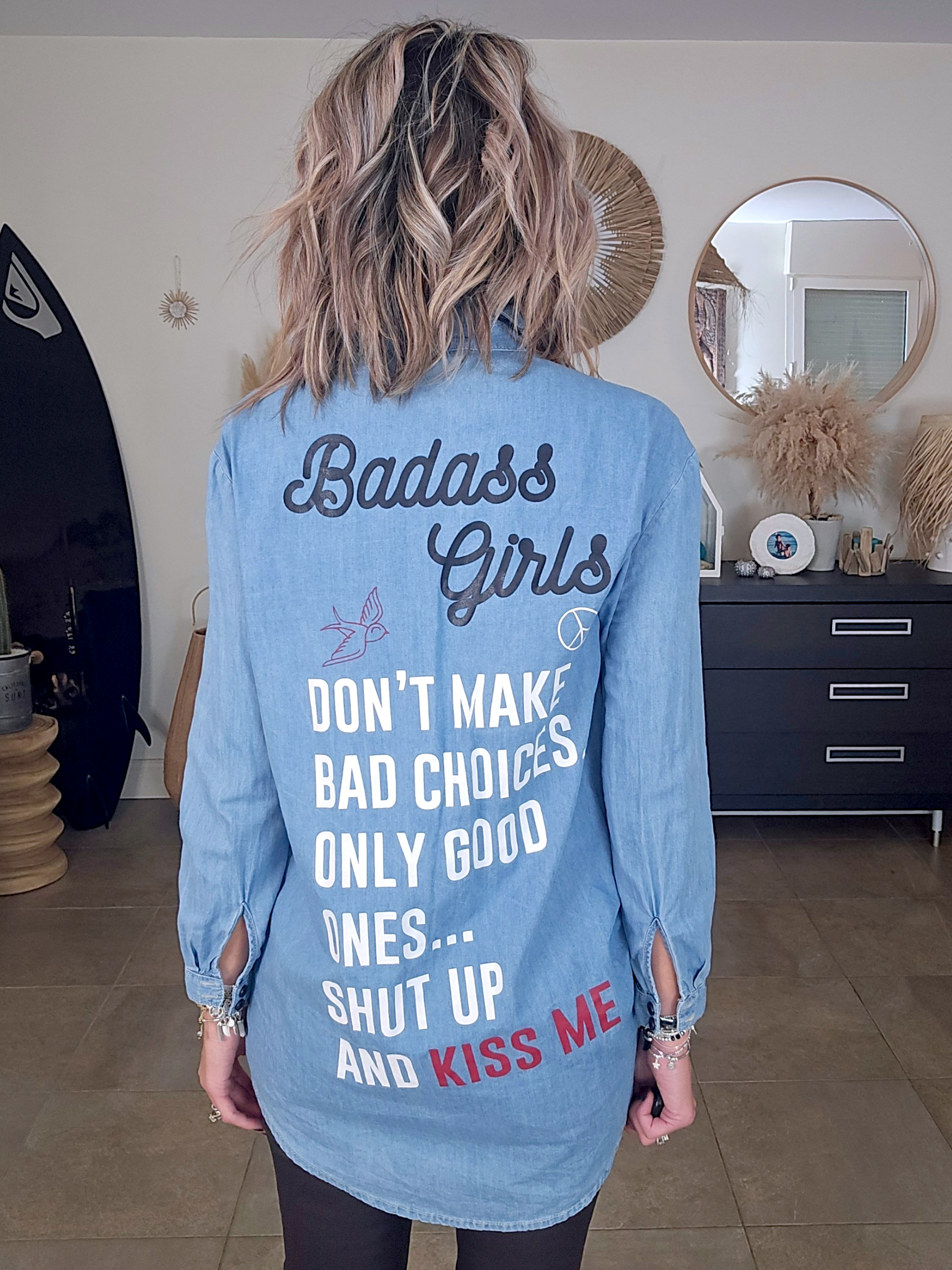 Chemise longue bleue avec inscriptions - 𝐌𝐚𝐫𝐢𝐧𝐚𝟒𝟒𝐟𝐚𝐦𝐢𝐥𝐲