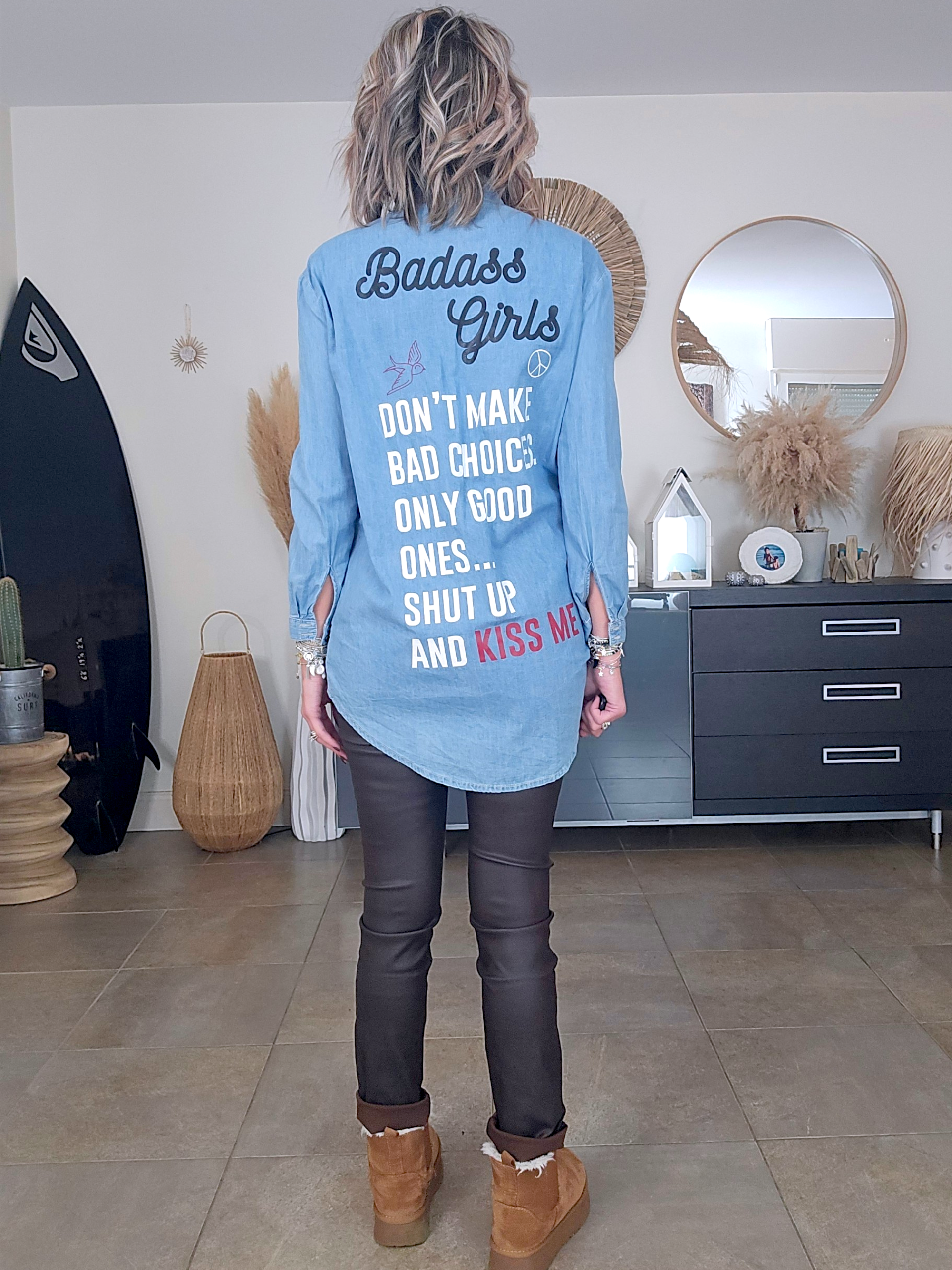 Chemise longue bleue avec inscriptions - 𝐌𝐚𝐫𝐢𝐧𝐚𝟒𝟒𝐟𝐚𝐦𝐢𝐥𝐲