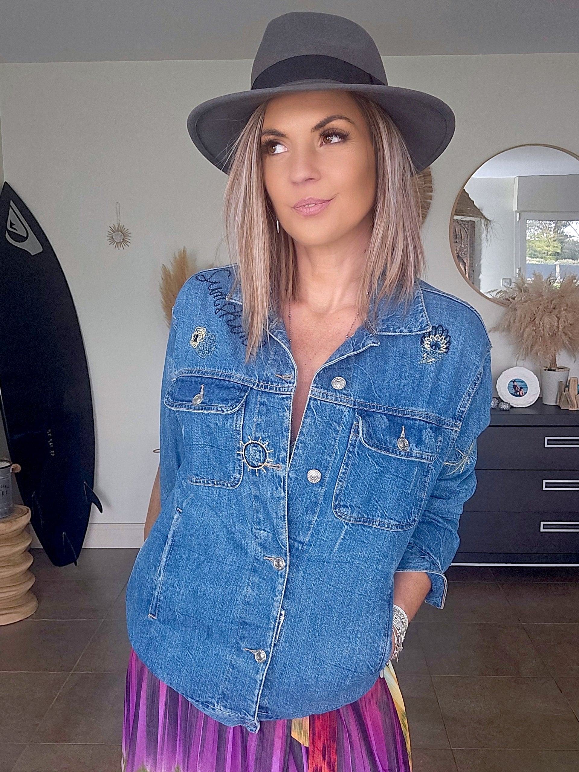 Veste brodée en jean bleu - 𝐌𝐚𝐫𝐢𝐧𝐚𝟒𝟒𝐟𝐚𝐦𝐢𝐥𝐲