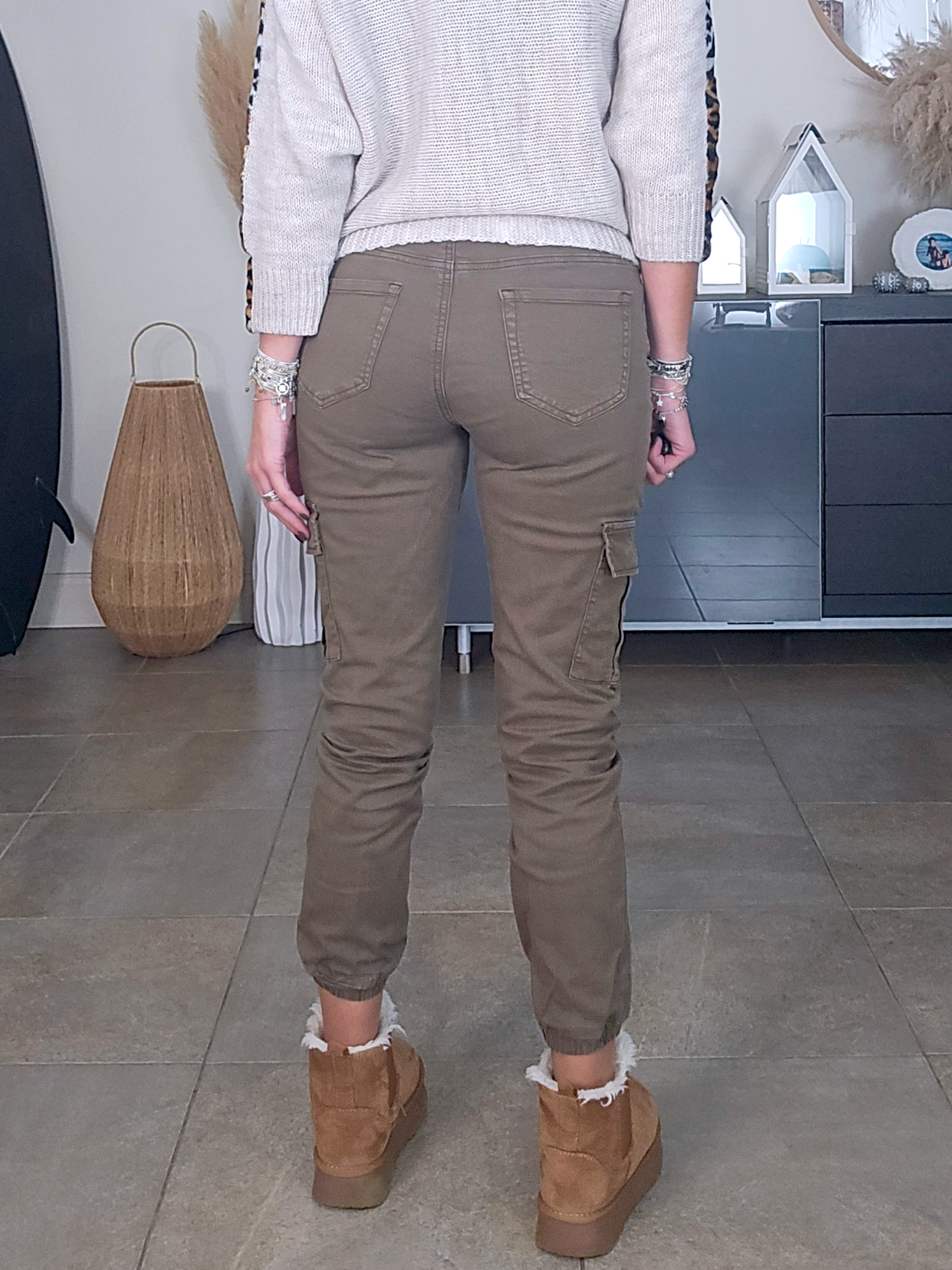 Pantalon cargo kaki - 𝐌𝐚𝐫𝐢𝐧𝐚𝟒𝟒𝐟𝐚𝐦𝐢𝐥𝐲