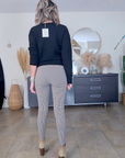 Cardigan noir à boucle dorée - 𝐌𝐚𝐫𝐢𝐧𝐚𝟒𝟒𝐟𝐚𝐦𝐢𝐥𝐲