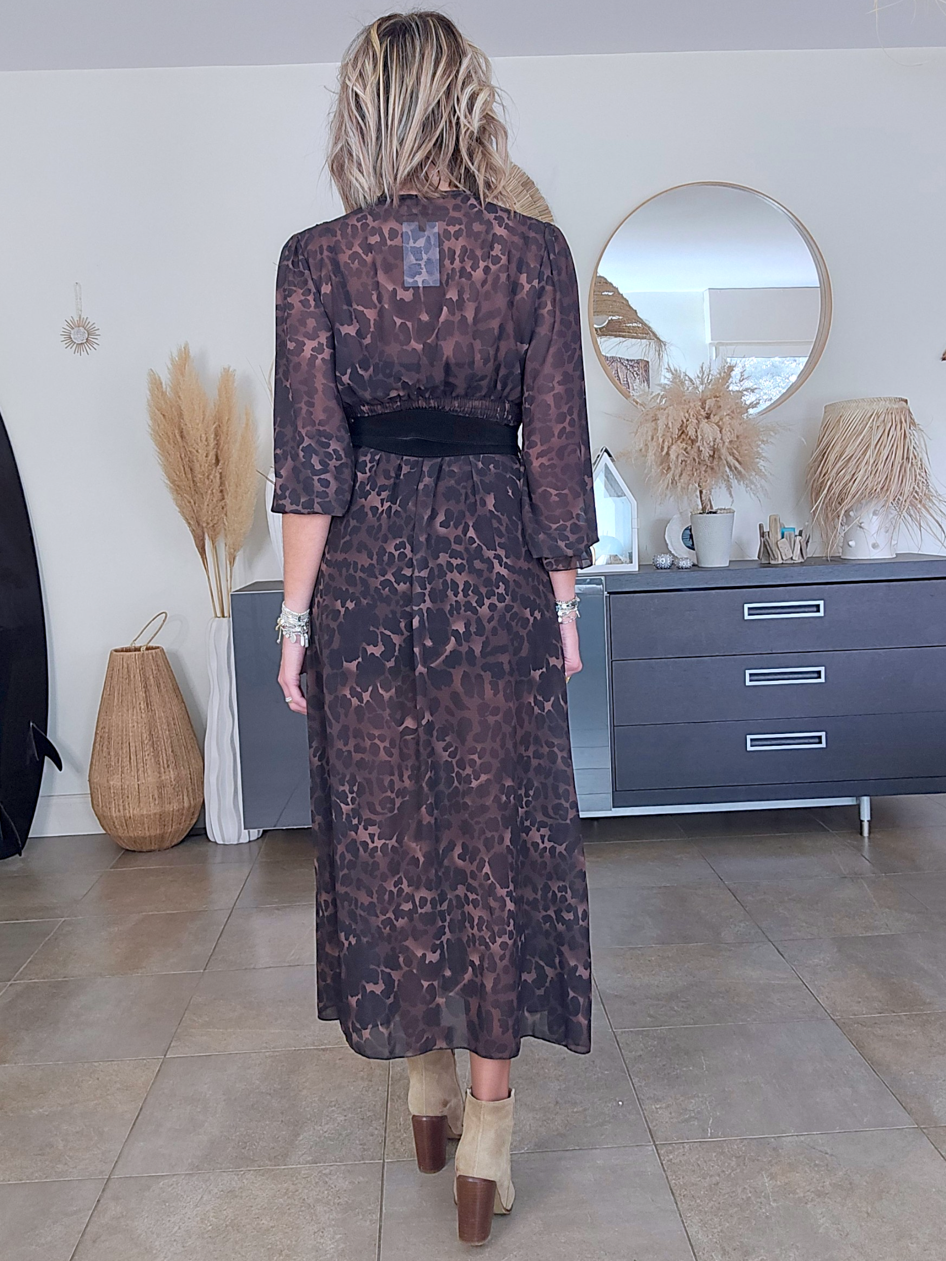 Ceinture noire cloutée 100% cuir - 𝐌𝐚𝐫𝐢𝐧𝐚𝟒𝟒𝐟𝐚𝐦𝐢𝐥𝐲