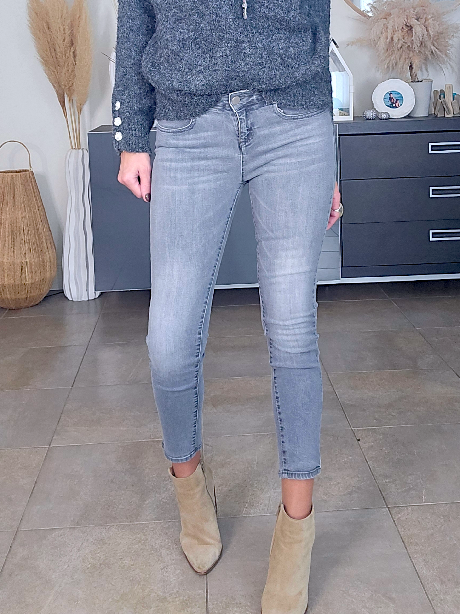 Jean slim fit gris delavé - 𝐌𝐚𝐫𝐢𝐧𝐚𝟒𝟒𝐟𝐚𝐦𝐢𝐥𝐲