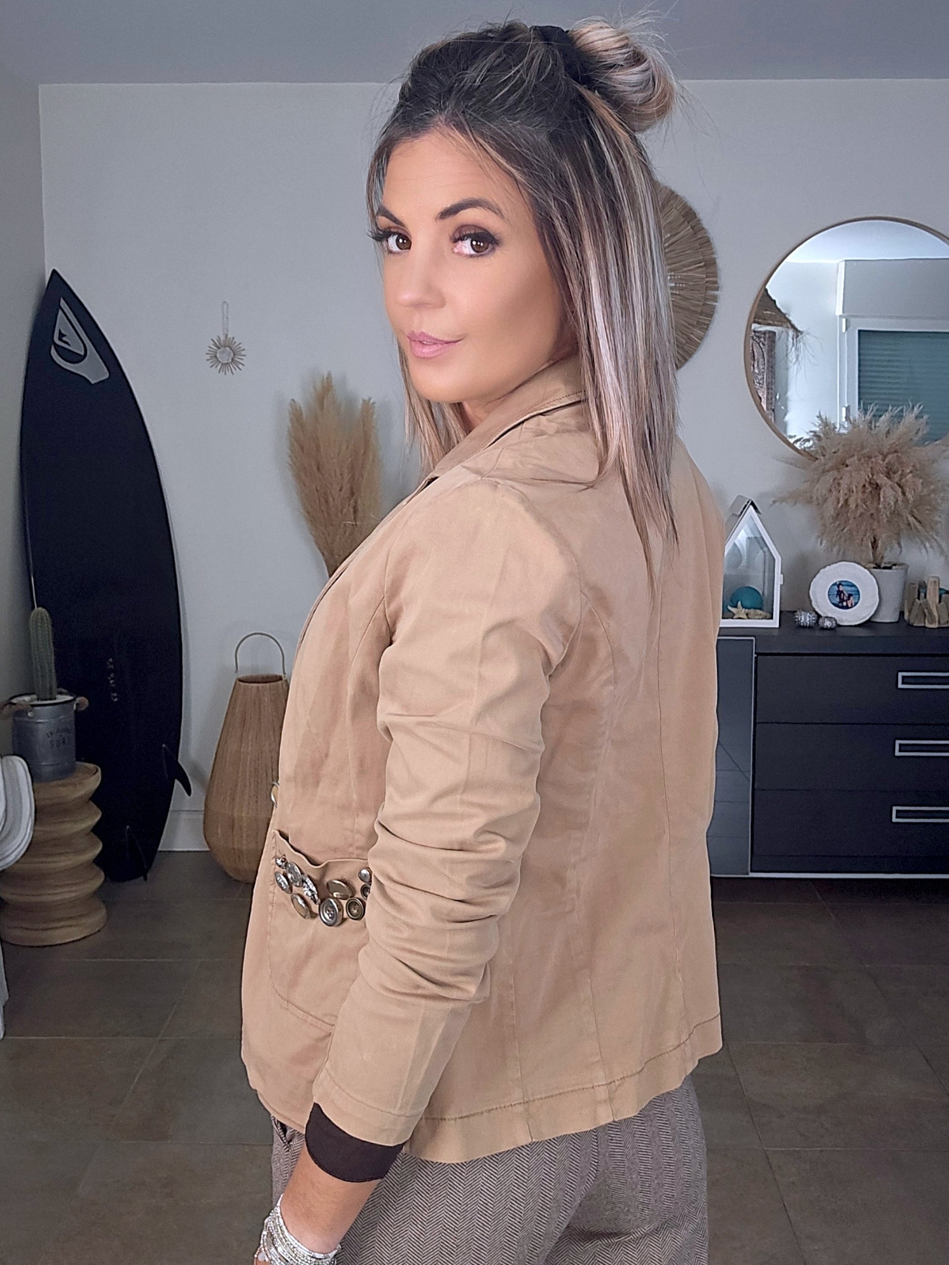 Veste cintrée beige boutons - 𝐌𝐚𝐫𝐢𝐧𝐚𝟒𝟒𝐟𝐚𝐦𝐢𝐥𝐲