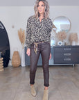 Chemise beige à imprimé léopard marron et noir - 𝐌𝐚𝐫𝐢𝐧𝐚𝟒𝟒𝐟𝐚𝐦𝐢𝐥𝐲