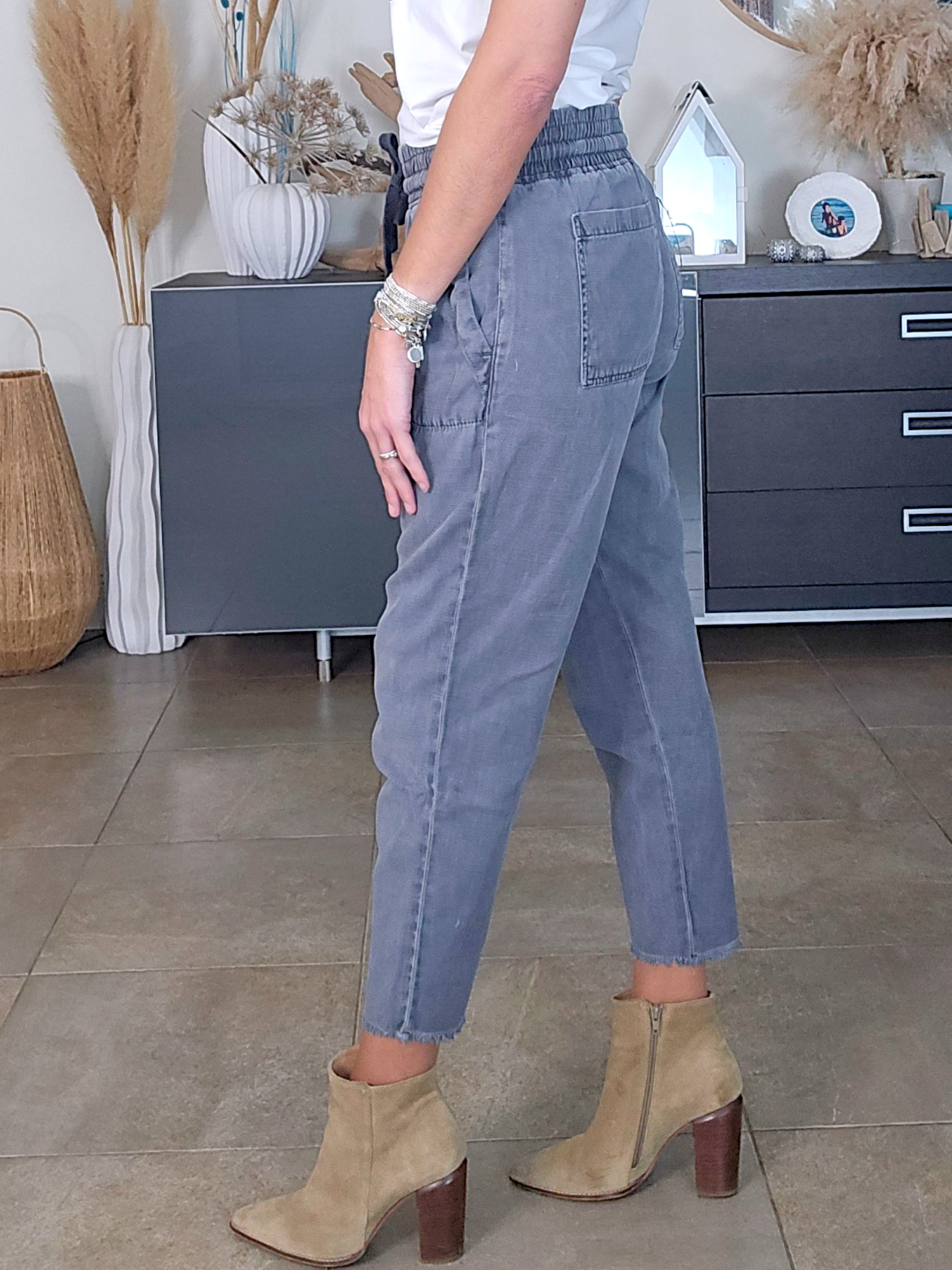 Pantalon gris coupe droite - 𝐌𝐚𝐫𝐢𝐧𝐚𝟒𝟒𝐟𝐚𝐦𝐢𝐥𝐲