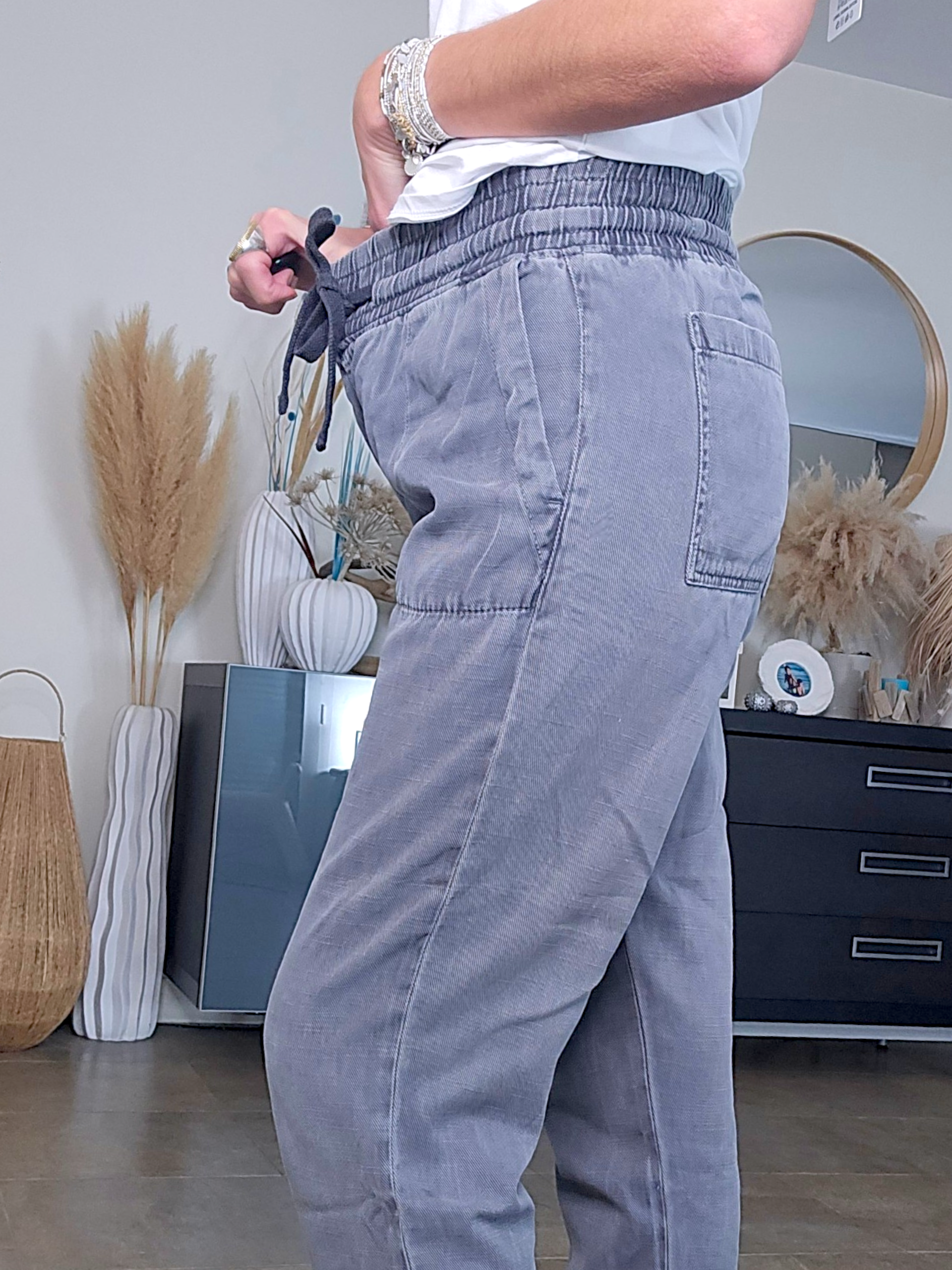 Pantalon gris coupe droite - 𝐌𝐚𝐫𝐢𝐧𝐚𝟒𝟒𝐟𝐚𝐦𝐢𝐥𝐲