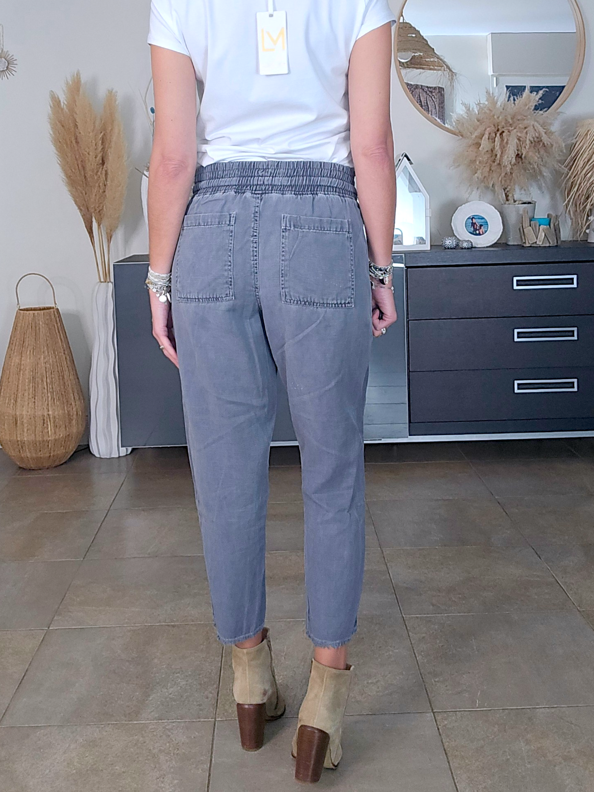 Pantalon gris coupe droite - 𝐌𝐚𝐫𝐢𝐧𝐚𝟒𝟒𝐟𝐚𝐦𝐢𝐥𝐲