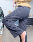 Pantalon droit gris anthracite à fines rayures tabac - 𝐌𝐚𝐫𝐢𝐧𝐚𝟒𝟒𝐟𝐚𝐦𝐢𝐥𝐲