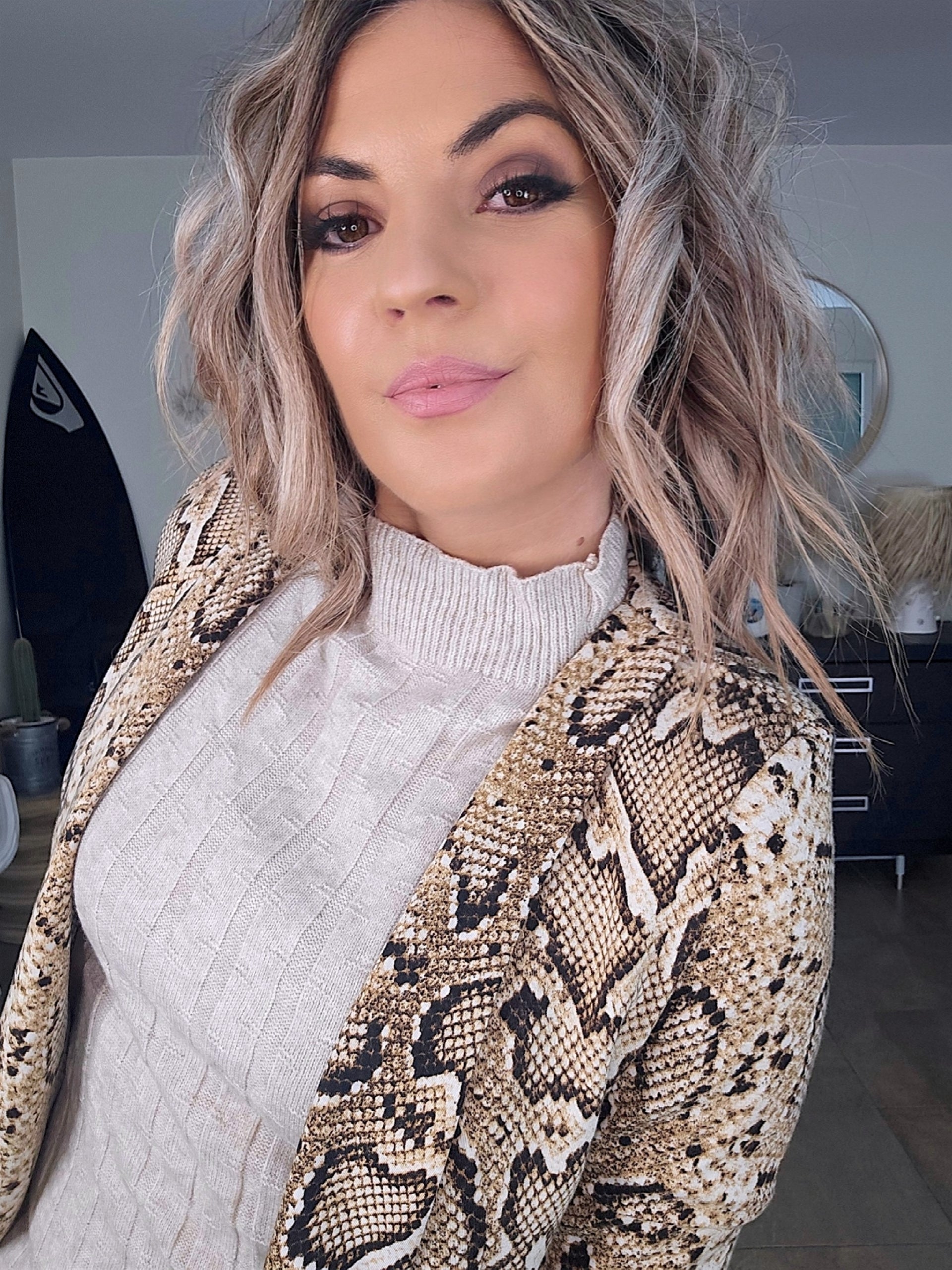 Veste cintrée à imprimé python maille sweat - 𝐌𝐚𝐫𝐢𝐧𝐚𝟒𝟒𝐟𝐚𝐦𝐢𝐥𝐲