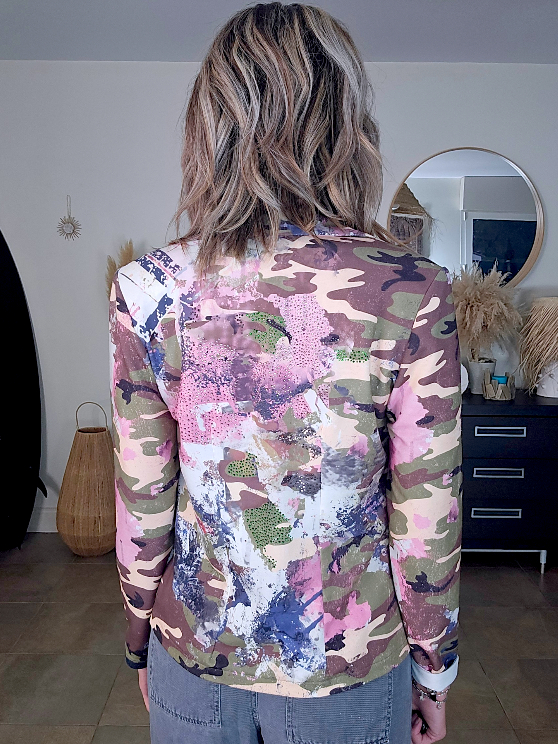 Veste cintrée camouflage avec strass au dos - 𝐌𝐚𝐫𝐢𝐧𝐚𝟒𝟒𝐟𝐚𝐦𝐢𝐥𝐲
