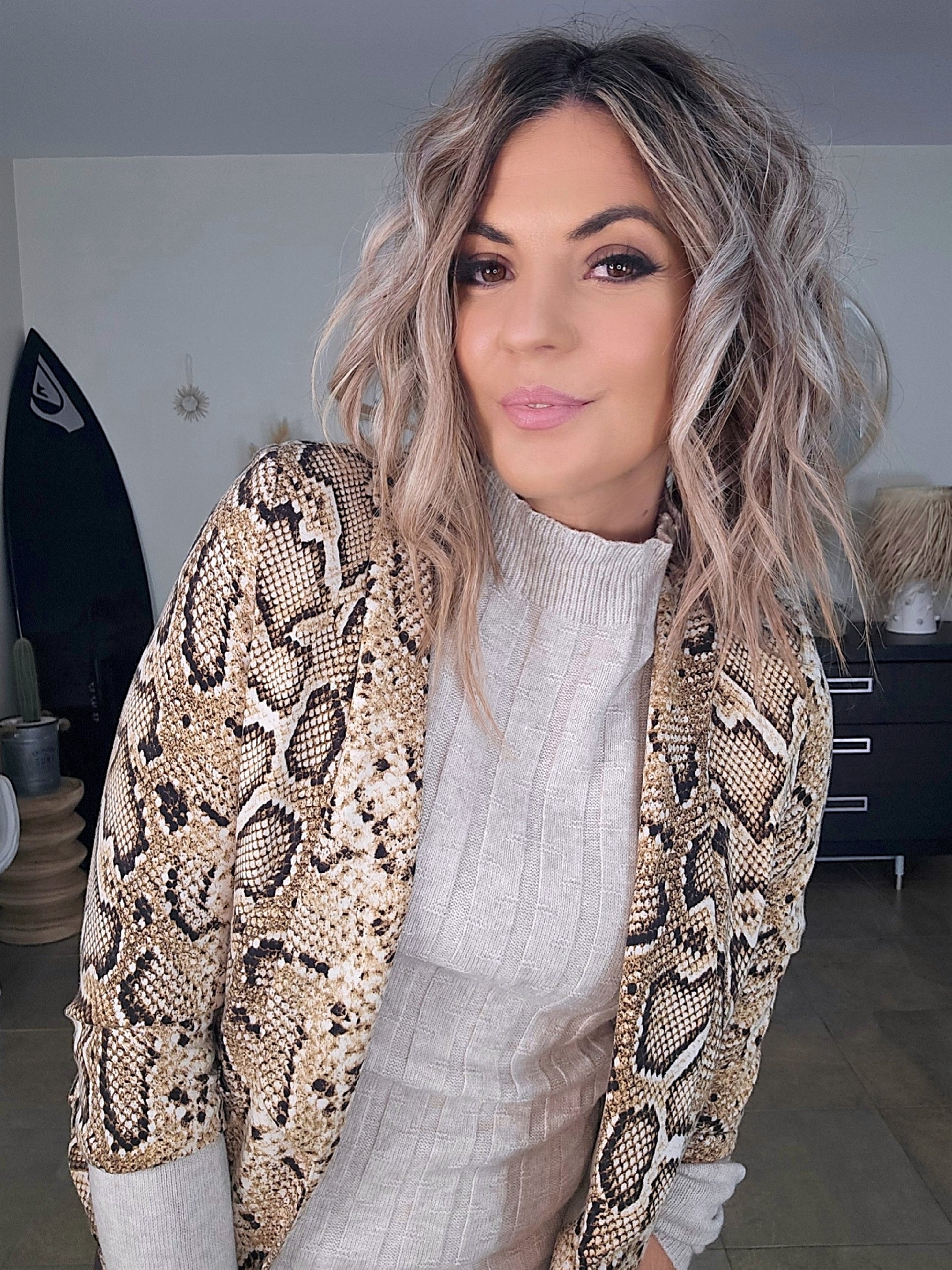 Veste cintrée à imprimé python maille sweat - 𝐌𝐚𝐫𝐢𝐧𝐚𝟒𝟒𝐟𝐚𝐦𝐢𝐥𝐲