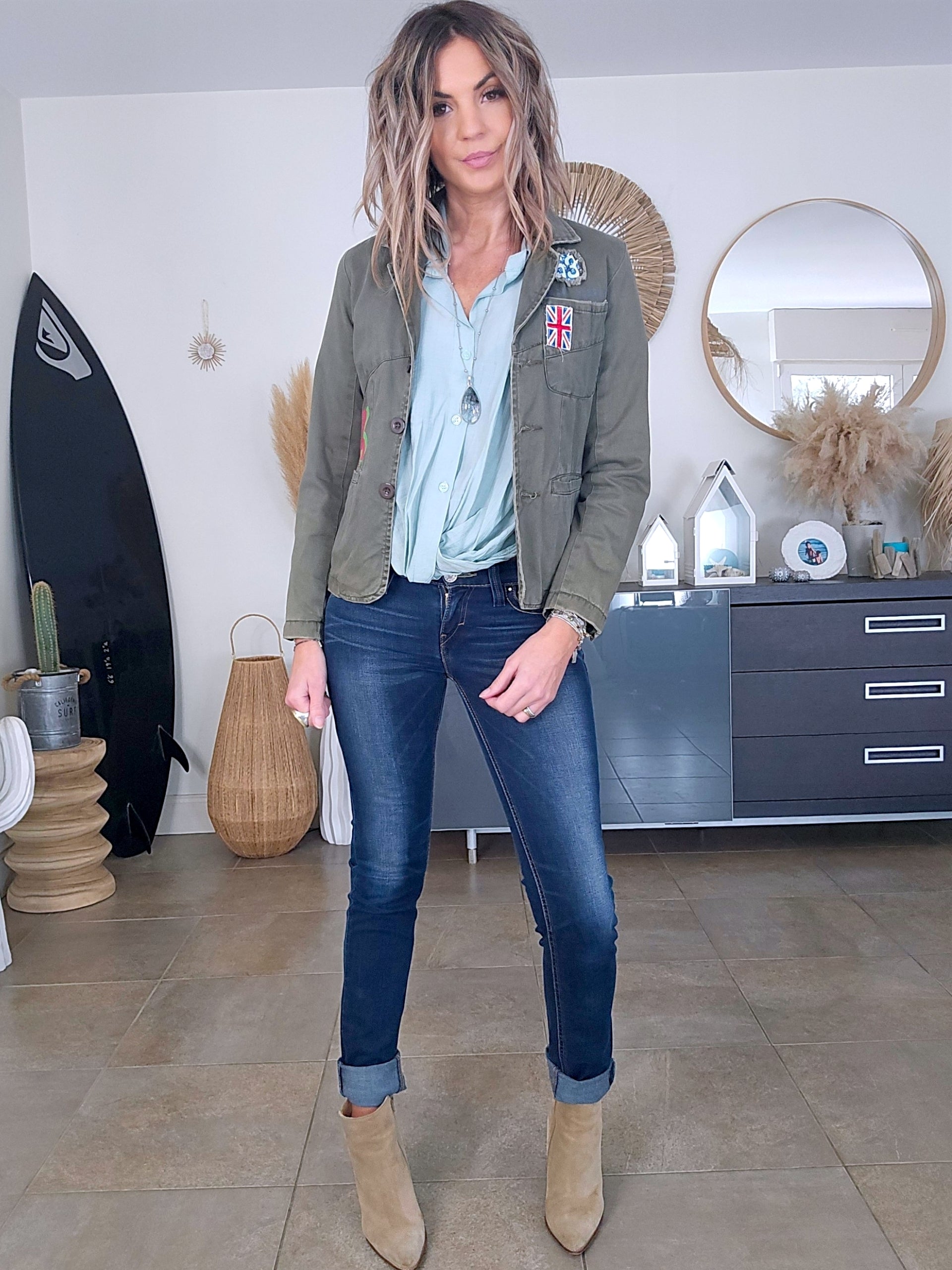 Jean bleu brut demi curve - 𝐌𝐚𝐫𝐢𝐧𝐚𝟒𝟒𝐟𝐚𝐦𝐢𝐥𝐲