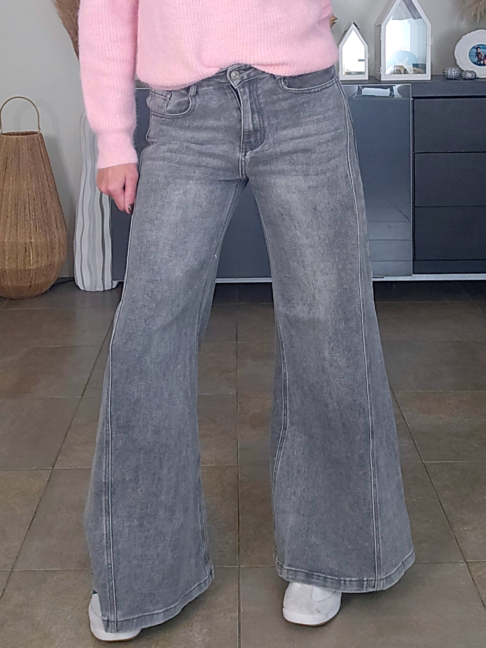 Jean bootcut gris delavé - 𝐌𝐚𝐫𝐢𝐧𝐚𝟒𝟒𝐟𝐚𝐦𝐢𝐥𝐲
