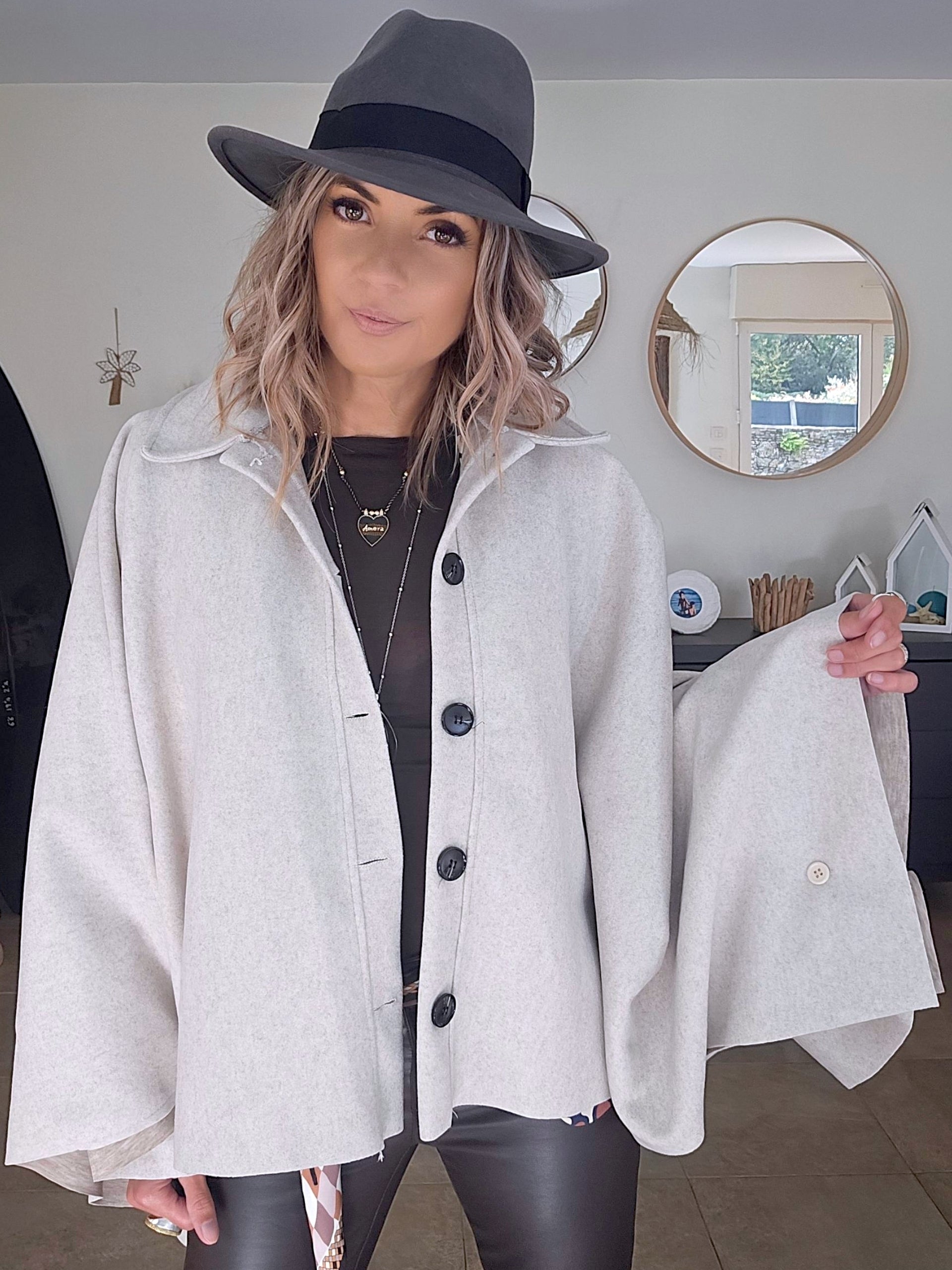 Manteau cape écru chiné