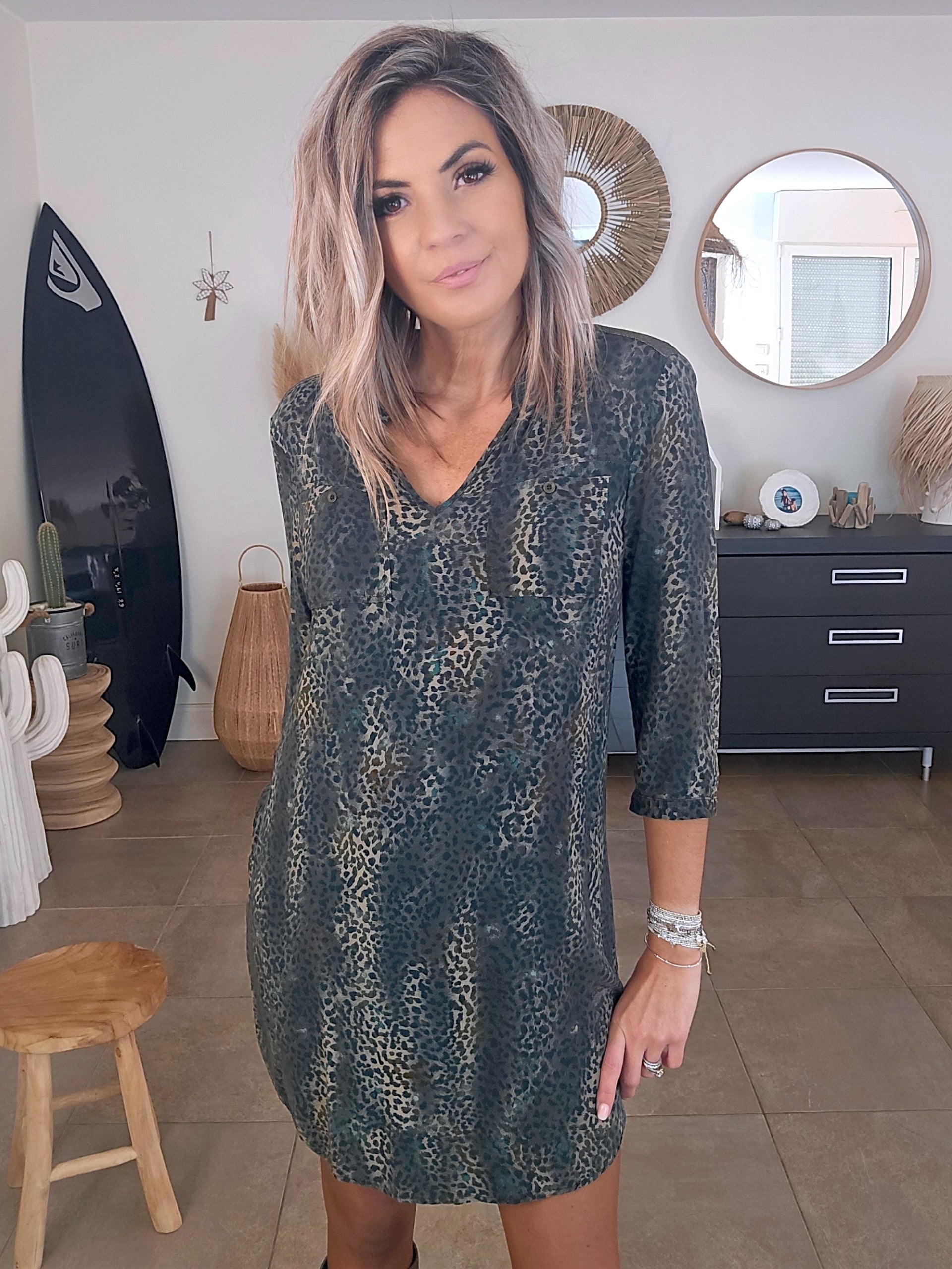 Robe kaki à imprimé léopard
