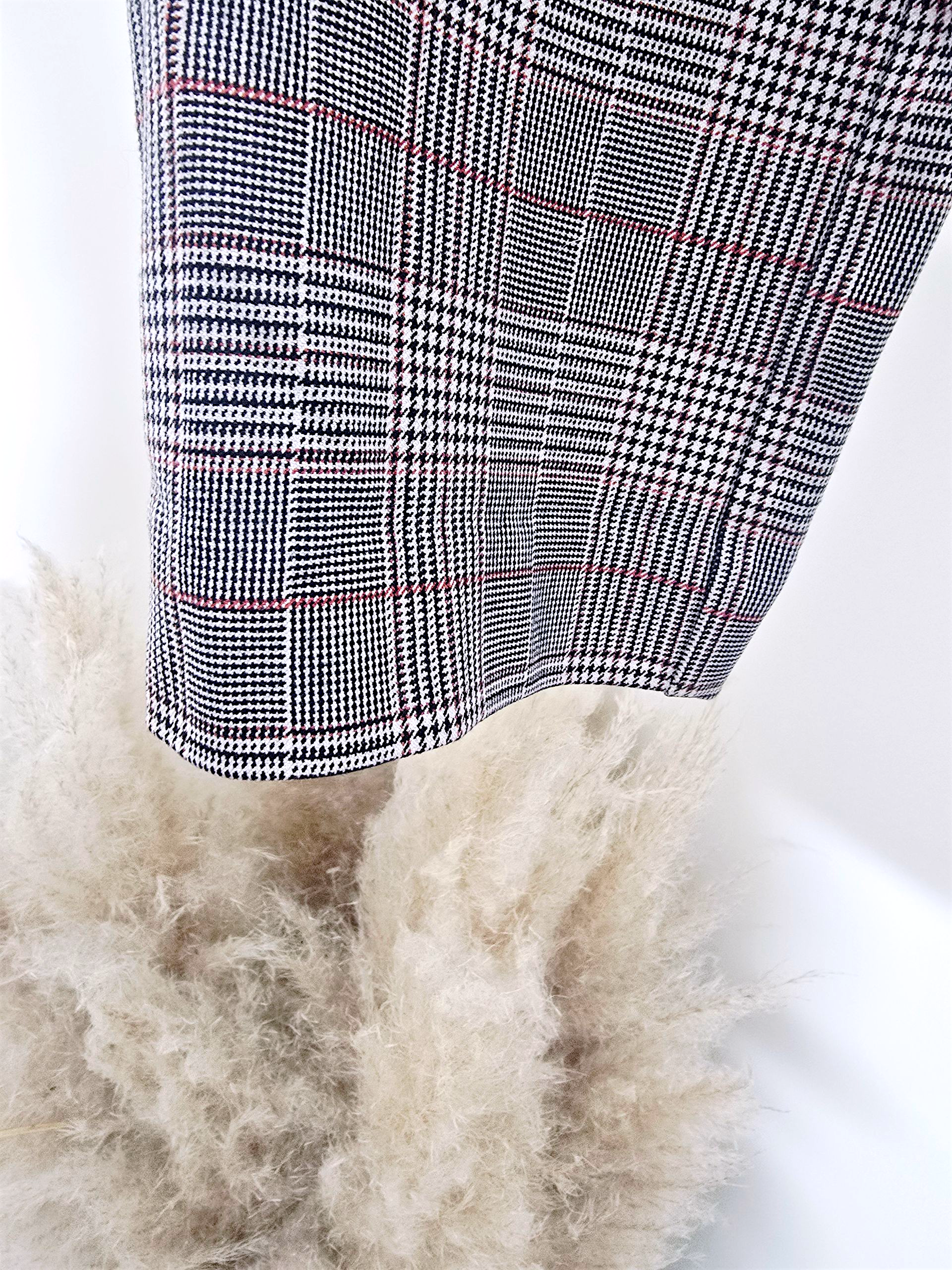 Pantalon chic à carreaux