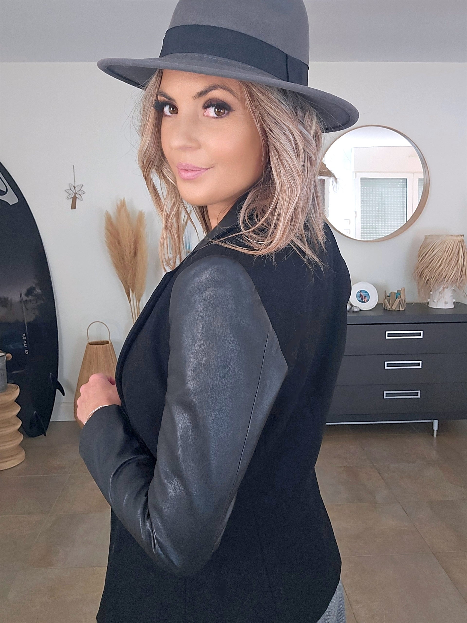 Veste noire bi-matière laine et cuir