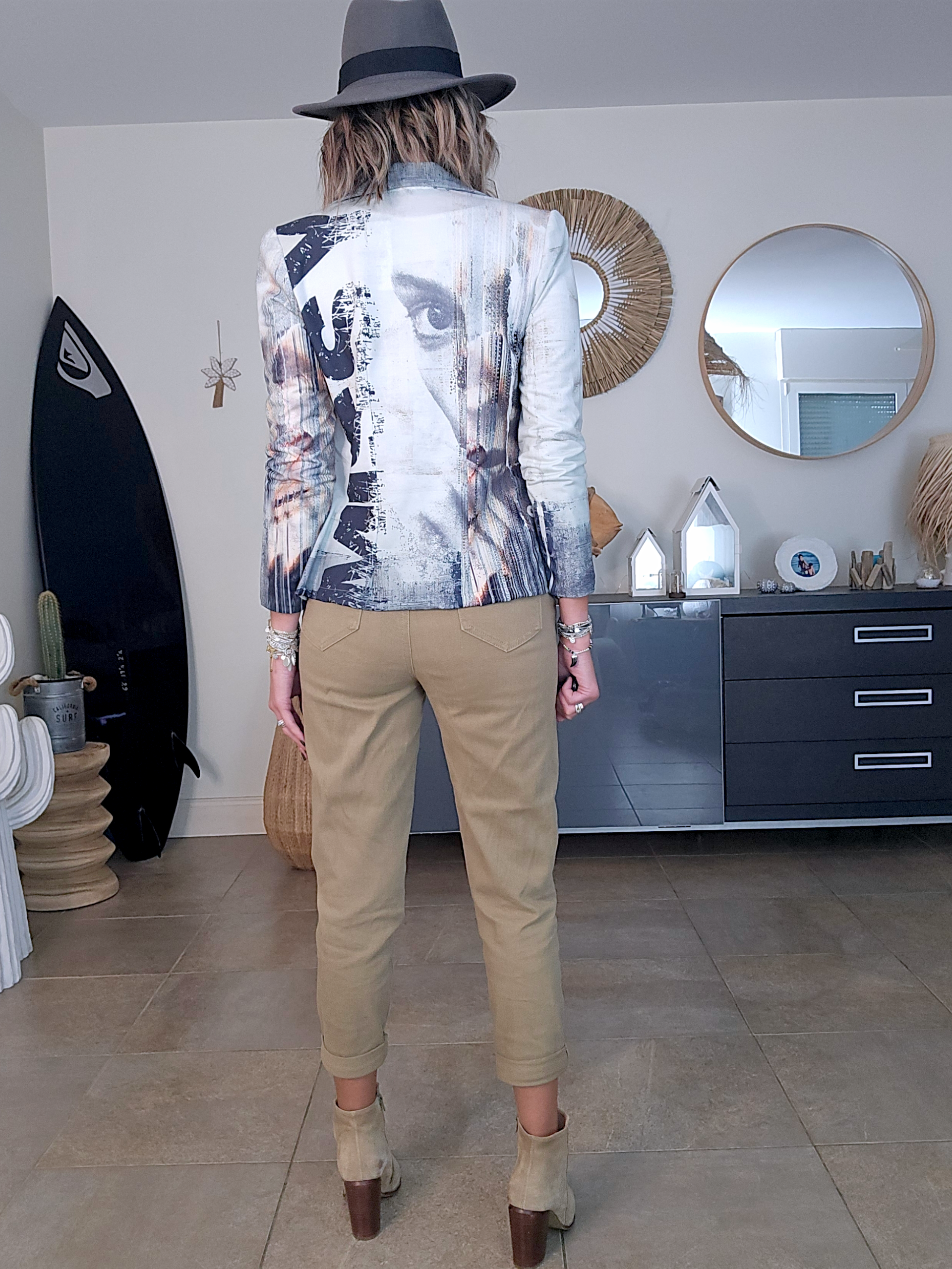 Veste cintrée visage avec strass