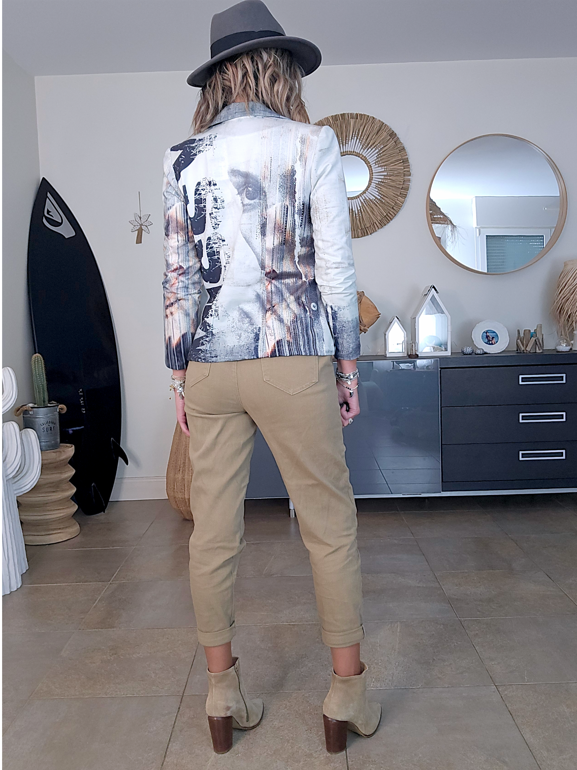 Veste cintrée visage avec strass