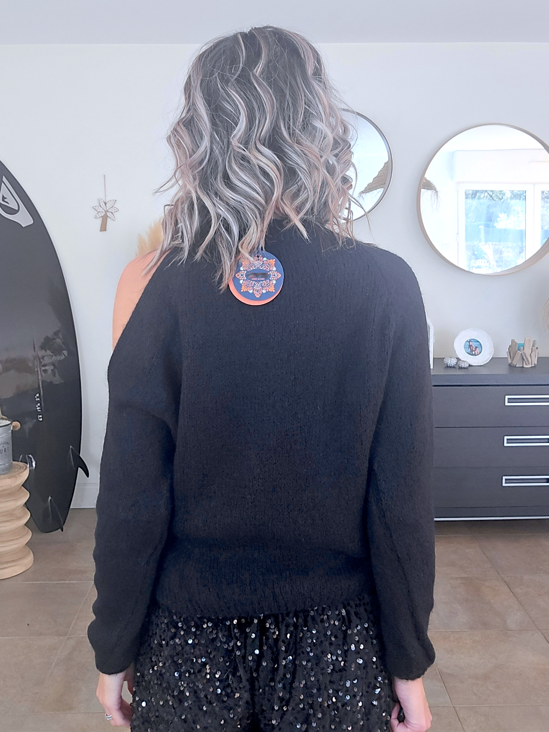 Pull chaud épaule dénudée - 𝐌𝐚𝐫𝐢𝐧𝐚𝟒𝟒𝐟𝐚𝐦𝐢𝐥𝐲