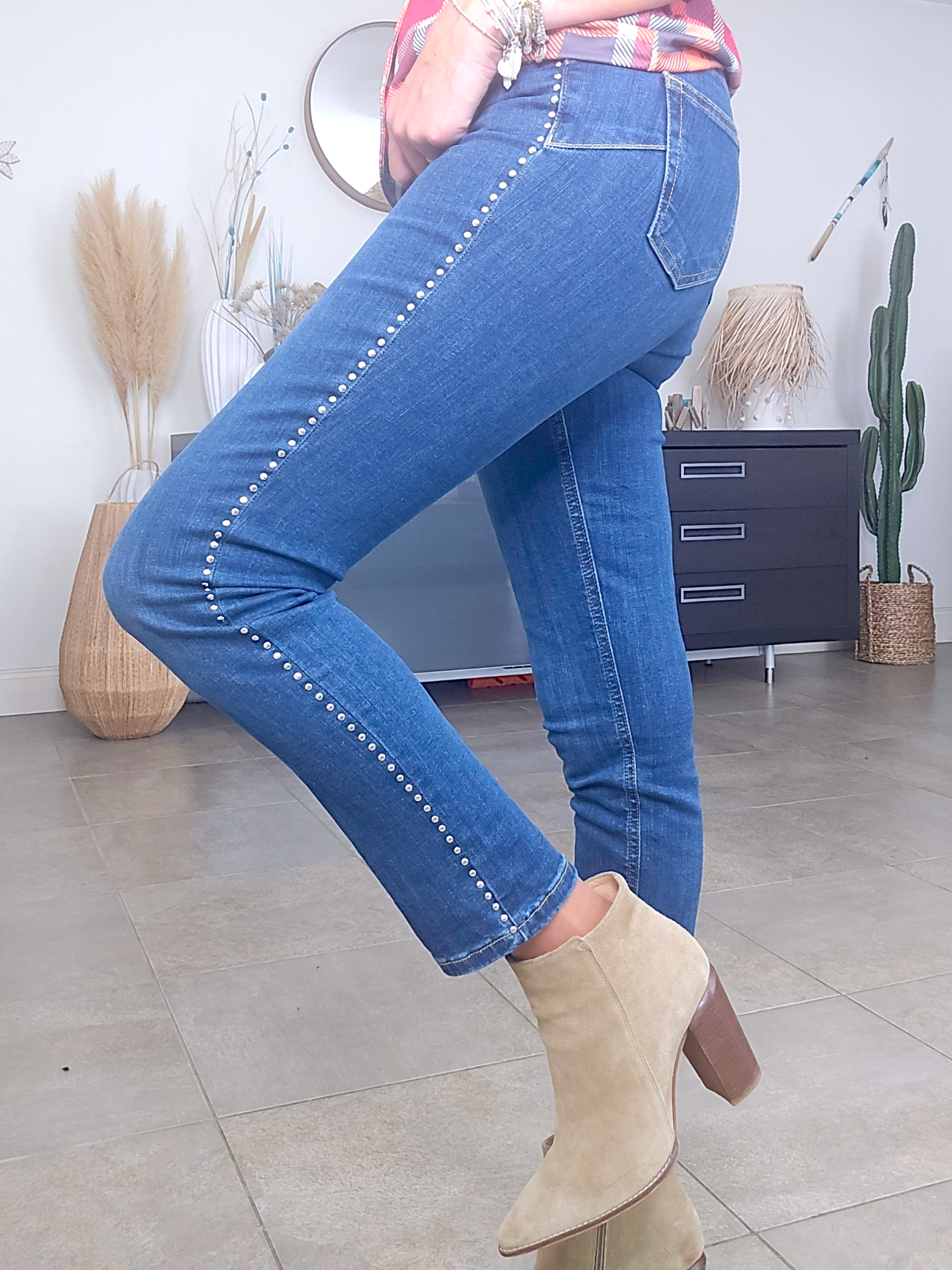 Jean bleu slim clouté