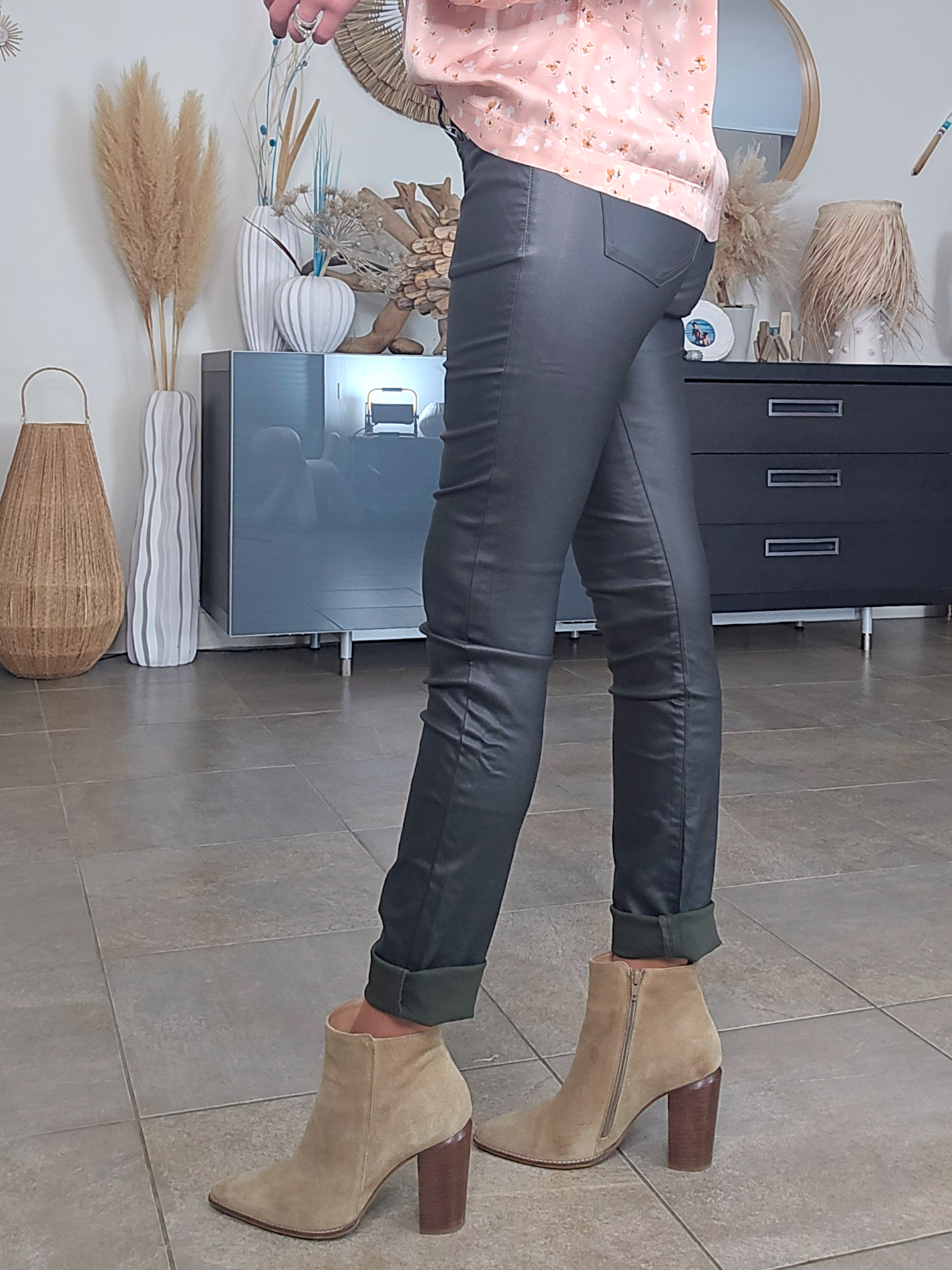 Pantalon slim huilé kaki