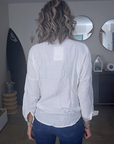 Chemise blanche à perles translucides - 𝐌𝐚𝐫𝐢𝐧𝐚𝟒𝟒𝐟𝐚𝐦𝐢𝐥𝐲