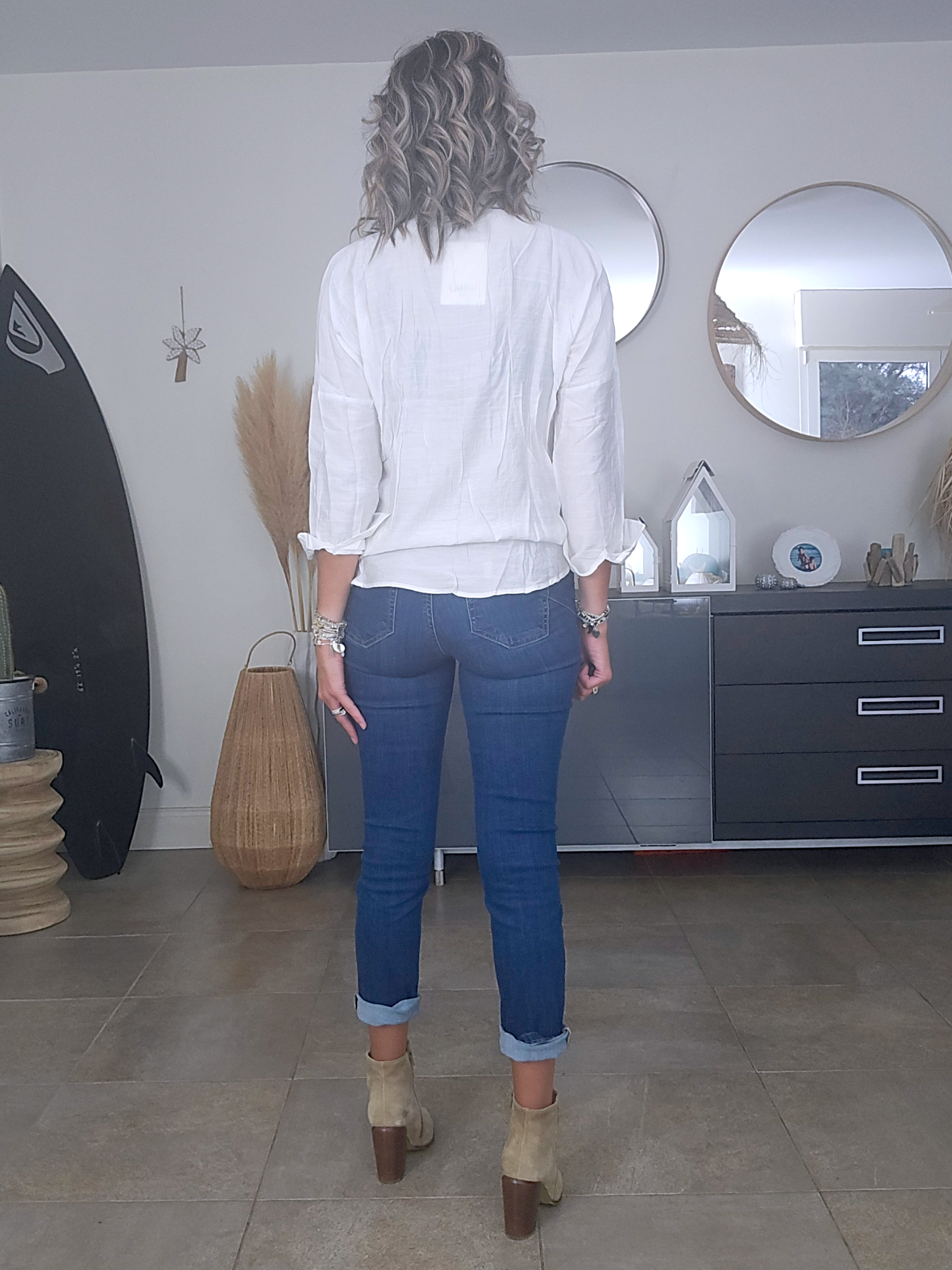 Chemise blanche à perles translucides - 𝐌𝐚𝐫𝐢𝐧𝐚𝟒𝟒𝐟𝐚𝐦𝐢𝐥𝐲