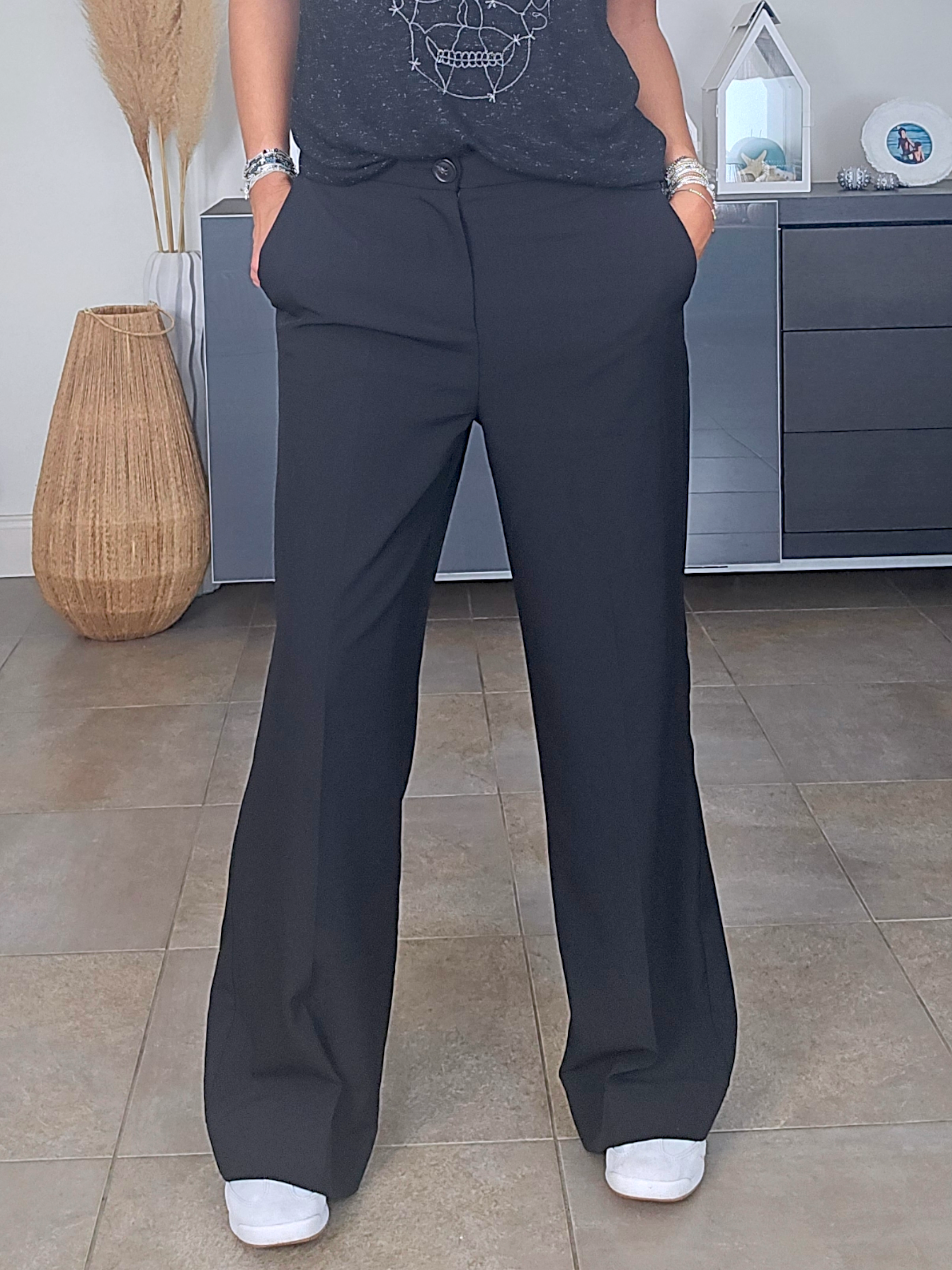 Pantalon noir à jambes larges