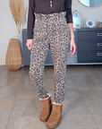 Pantalon carotte à imprimé léopard