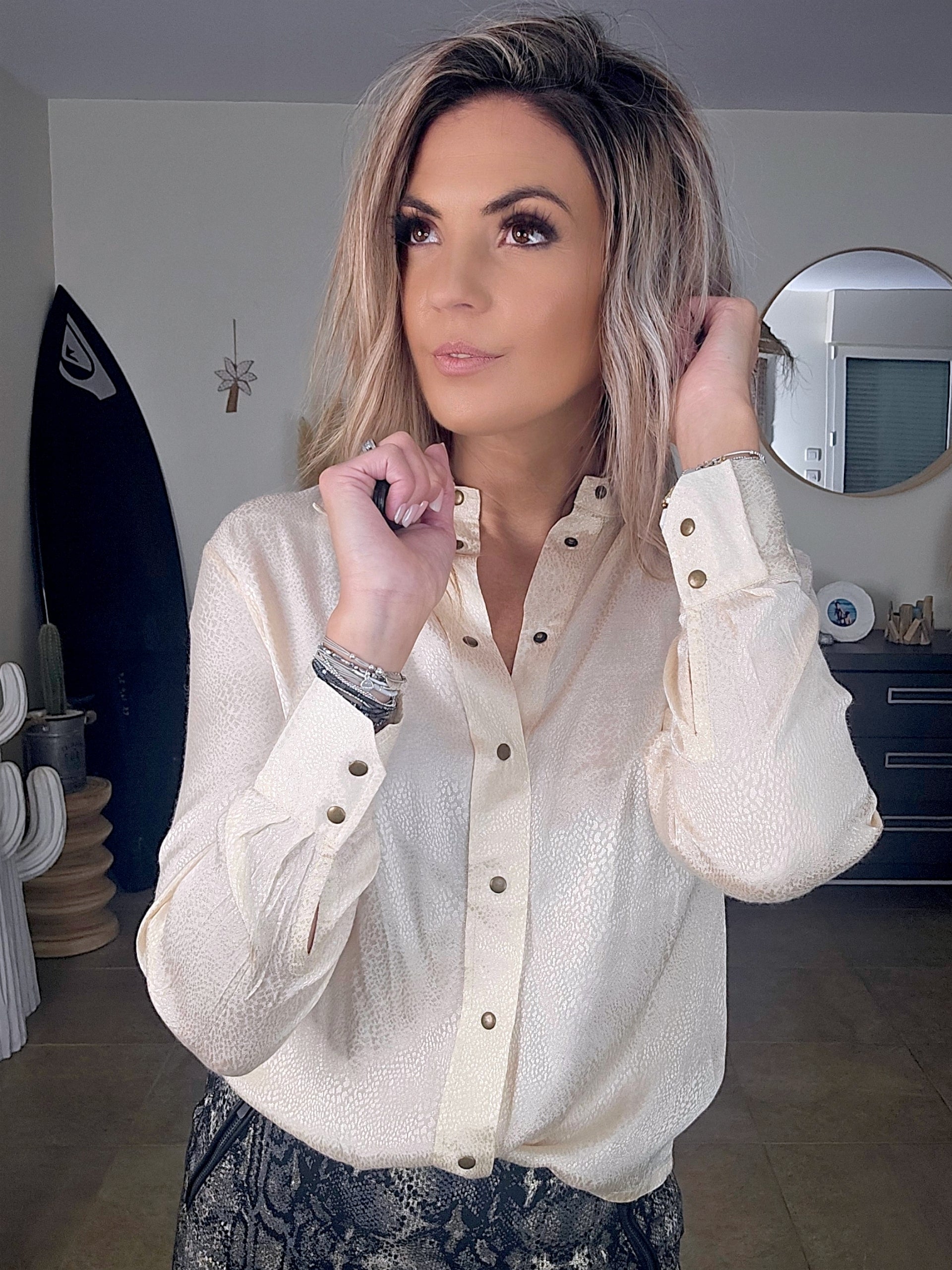 Chemise fluide à imprimé en relief - 𝐌𝐚𝐫𝐢𝐧𝐚𝟒𝟒𝐟𝐚𝐦𝐢𝐥𝐲